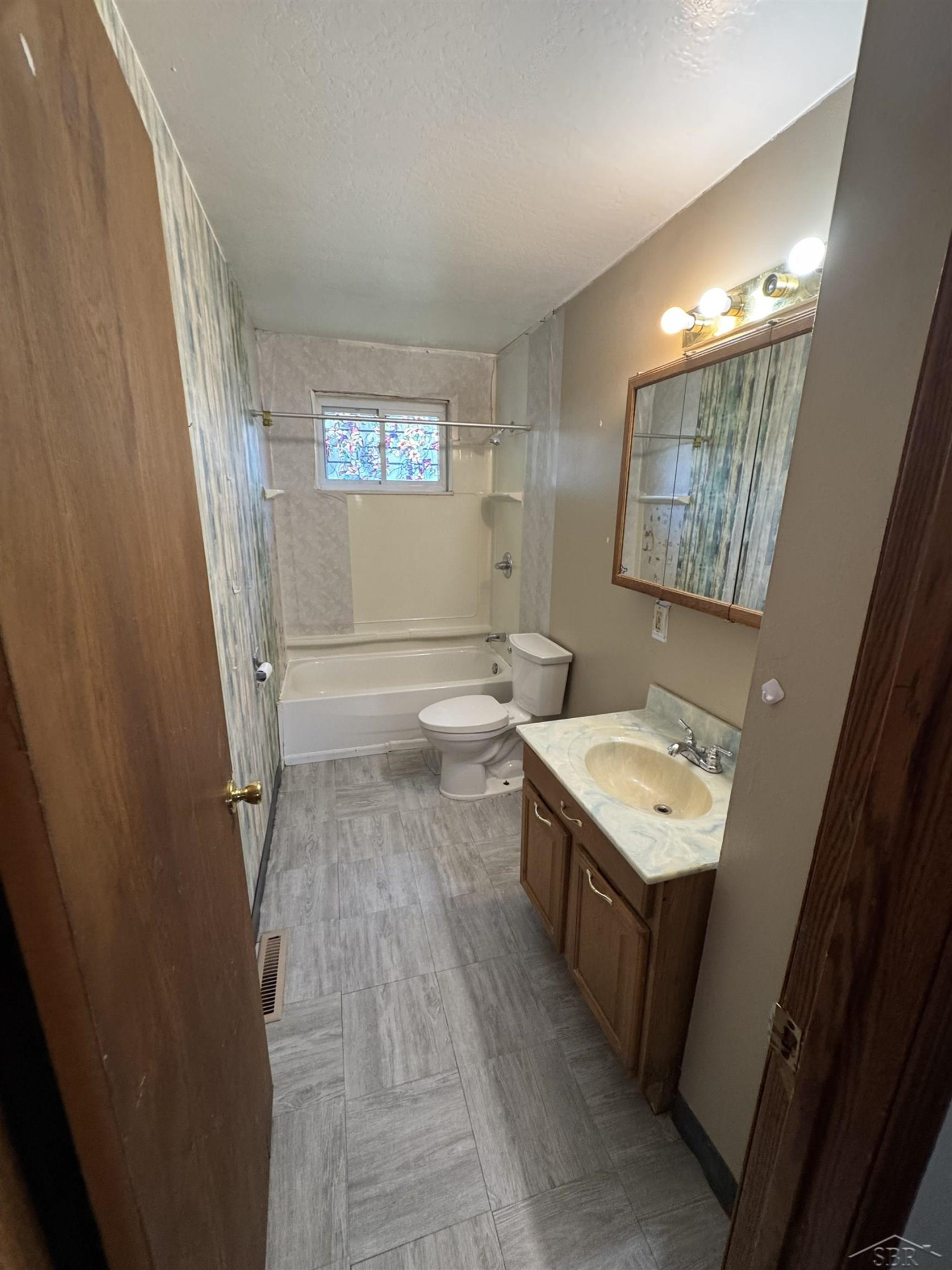 2108 California Avenue, Saginaw, MI 48601 — Photo 6