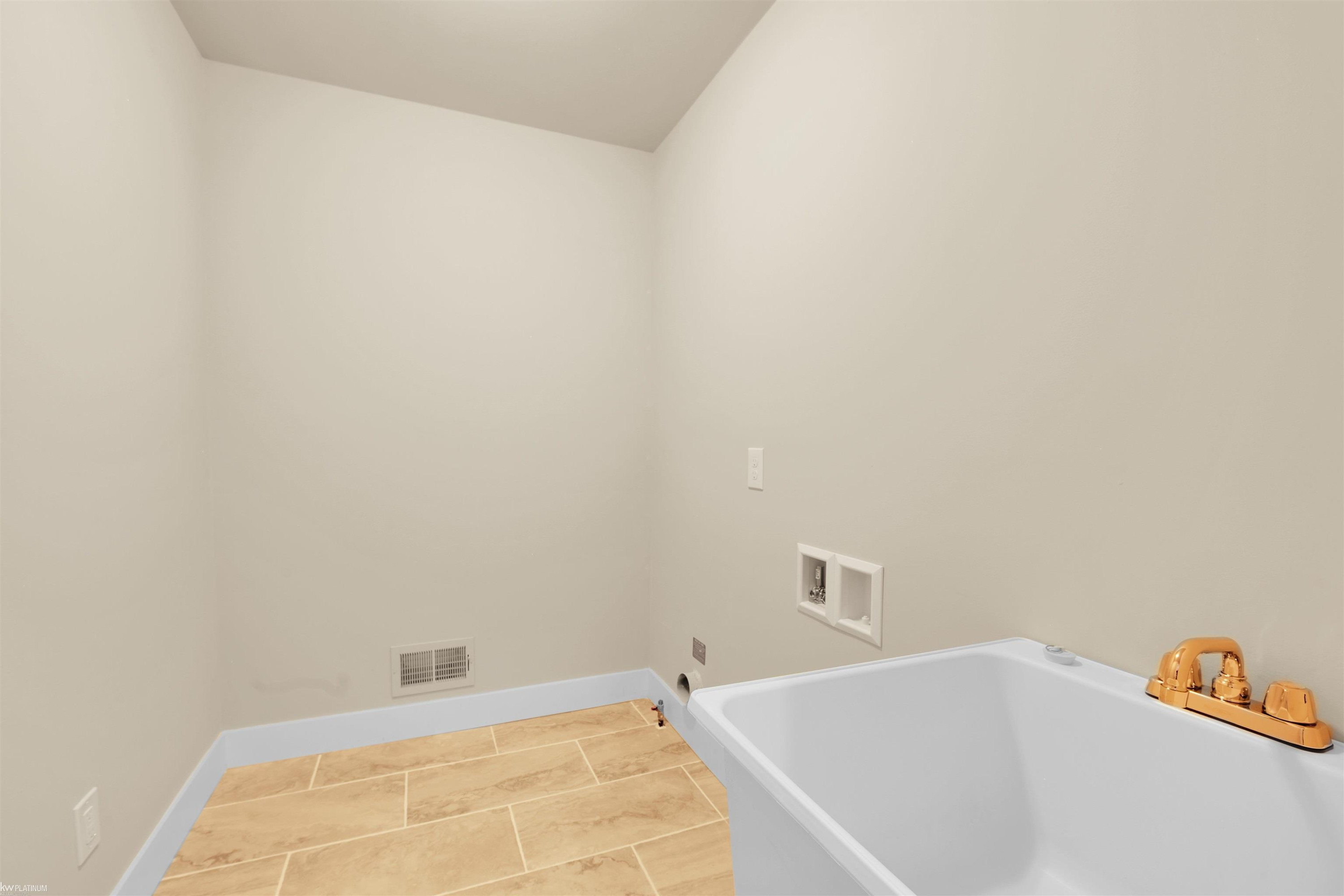 48358 Applegrove Lane, Unit 31, Building 8, New Baltimore, MI — Photo 13