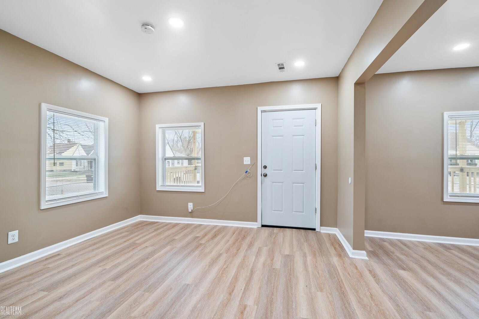 15825 Eastburn Street, Detroit, MI 48205 — Photo 3