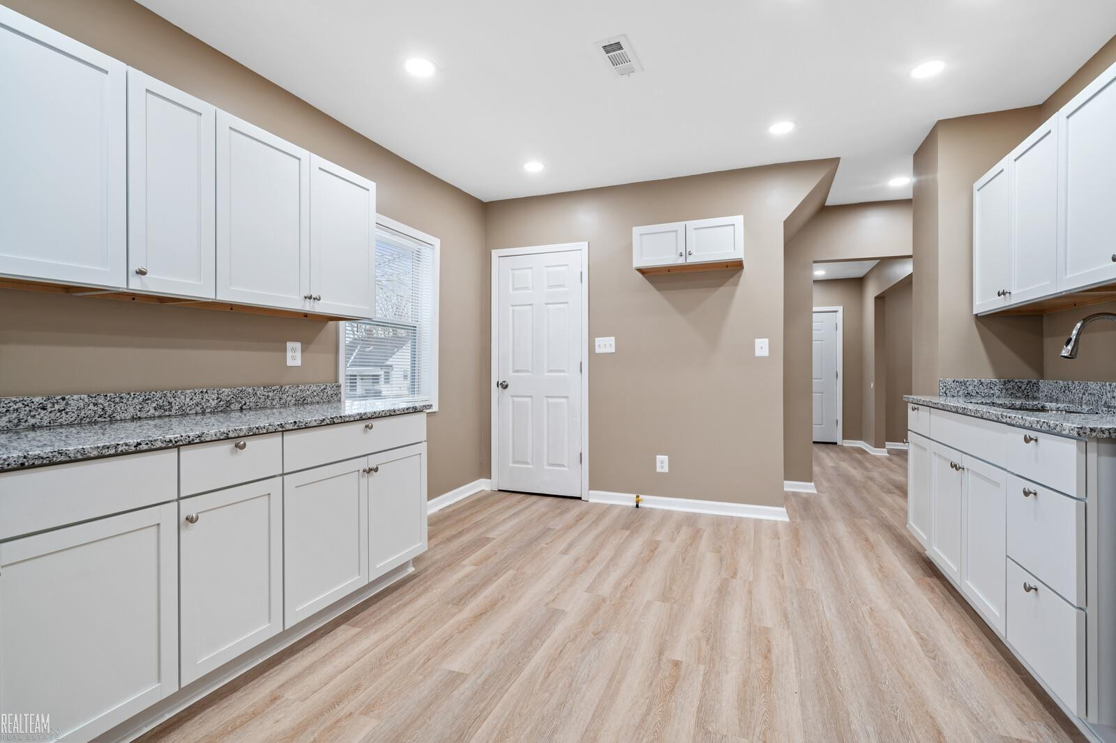 15825 Eastburn Street, Detroit, MI 48205 — Photo 13