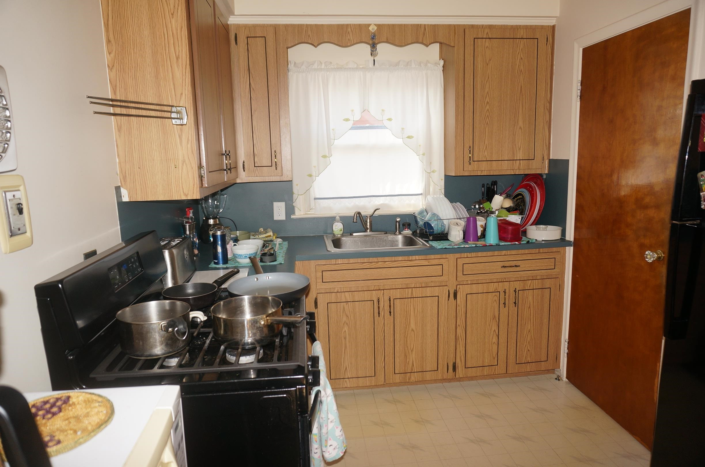 8134 Lillian, Center Line, MI 48015 — Photo 10