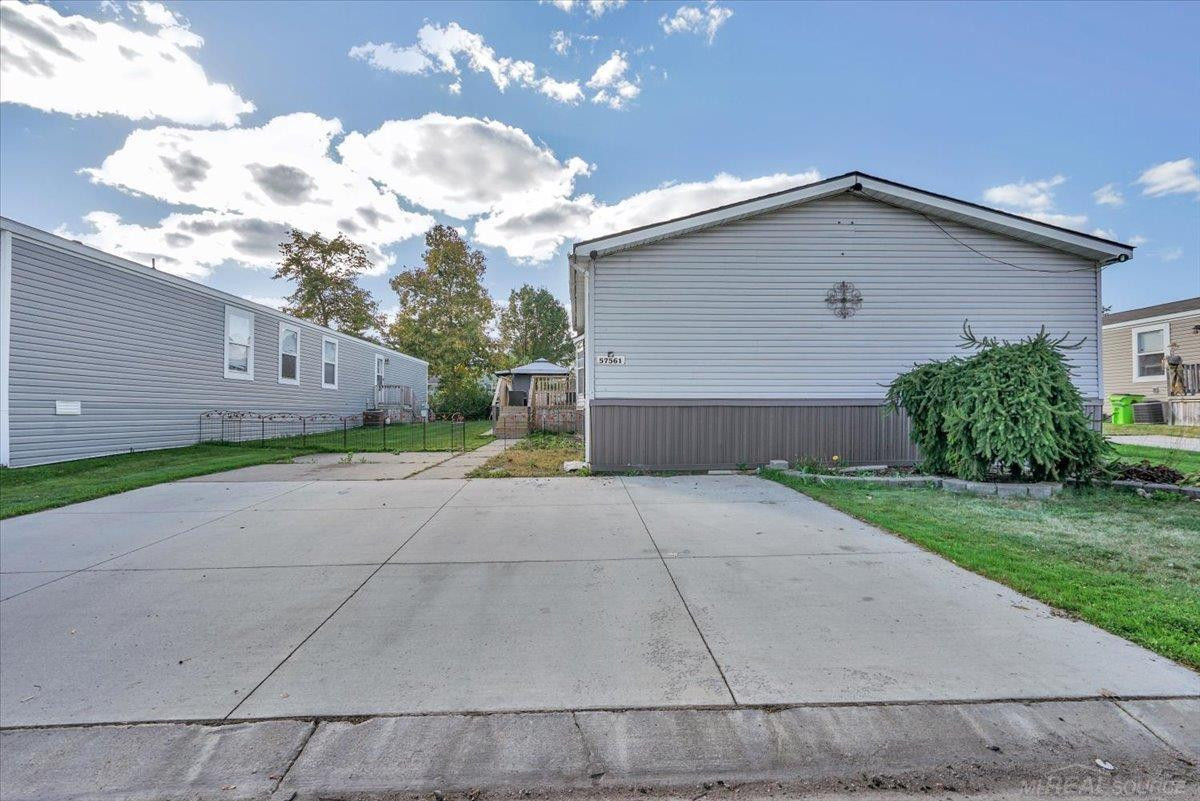 57561 Meadow Drive, New Haven, MI 48048 — Photo 2