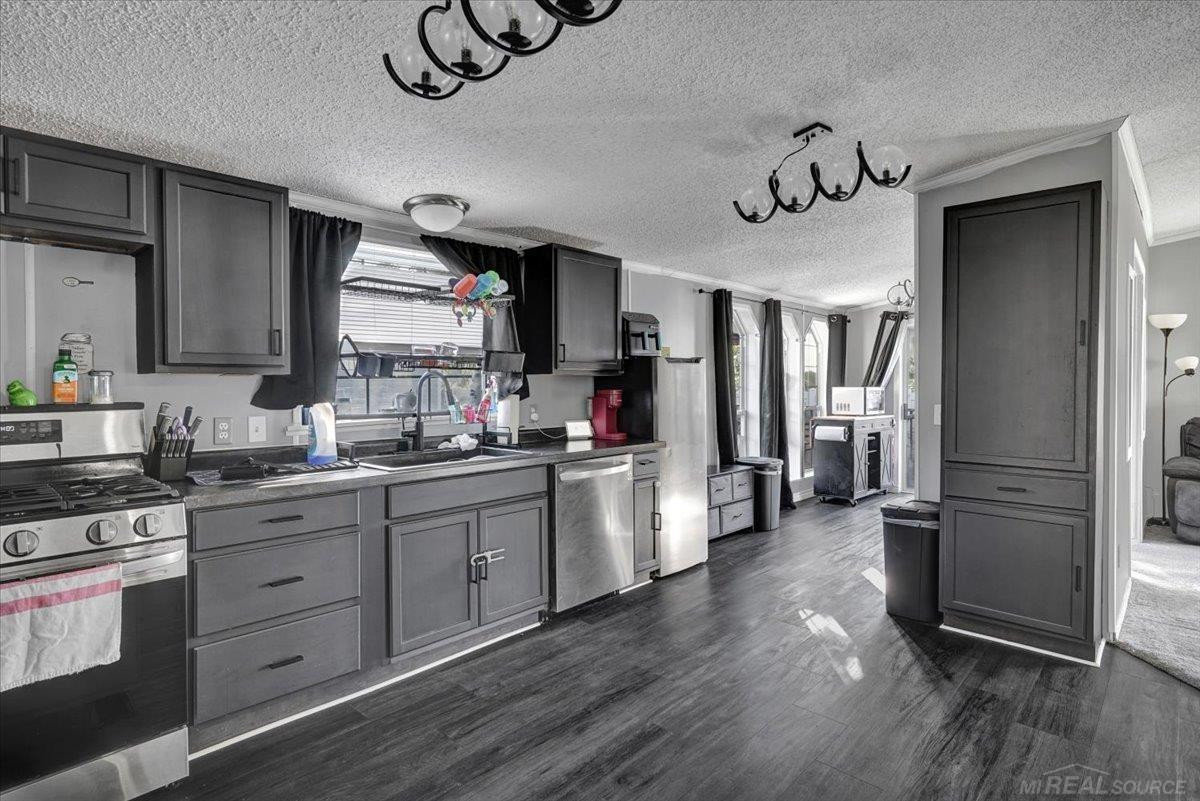 57561 Meadow Drive, New Haven, MI 48048 — Photo 9