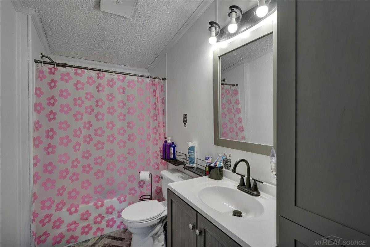 57561 Meadow Drive, New Haven, MI 48048 — Photo 18