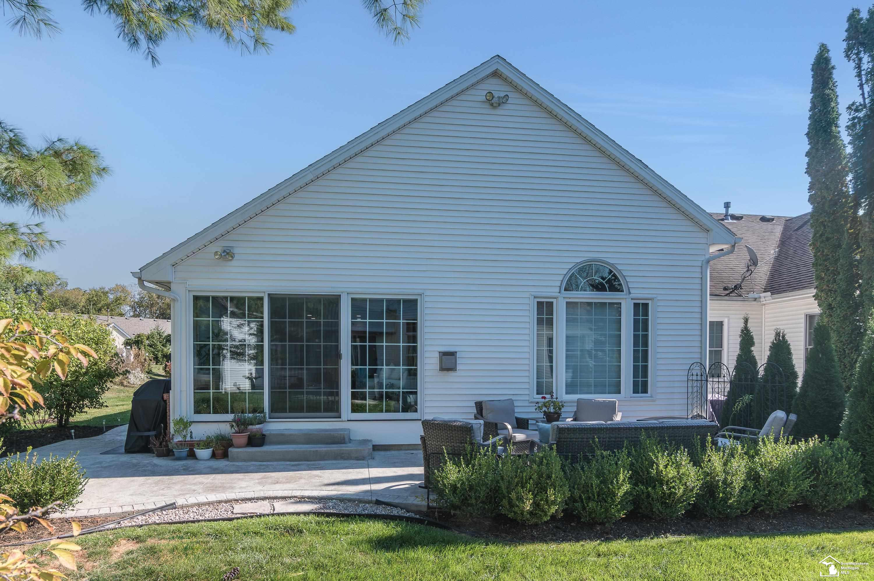 3216 Ravine Hollow Court, Lambertville, MI 48144 — Photo 9