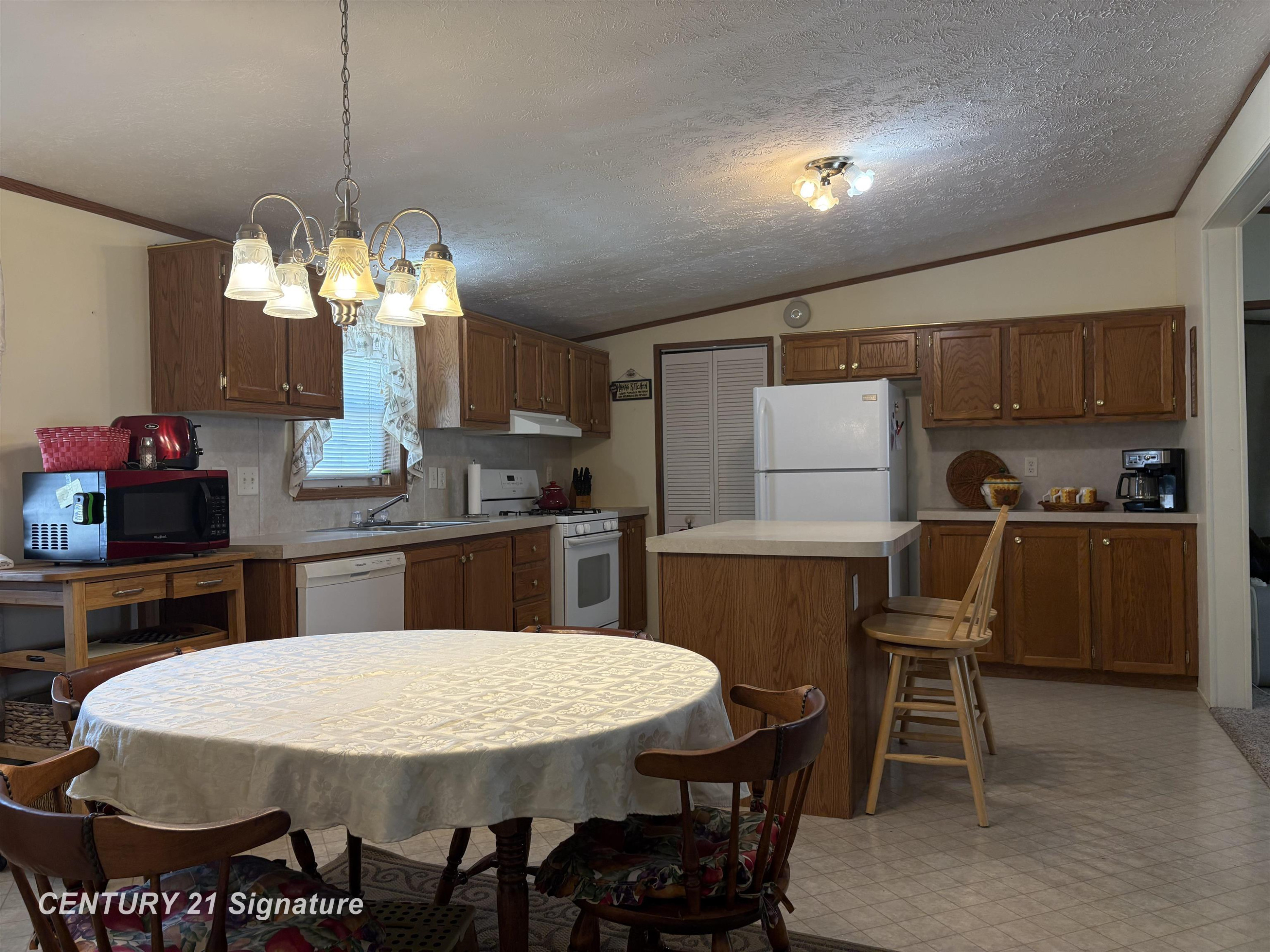 196 Apollo Avenue, Flushing, MI 48433 — Photo 9