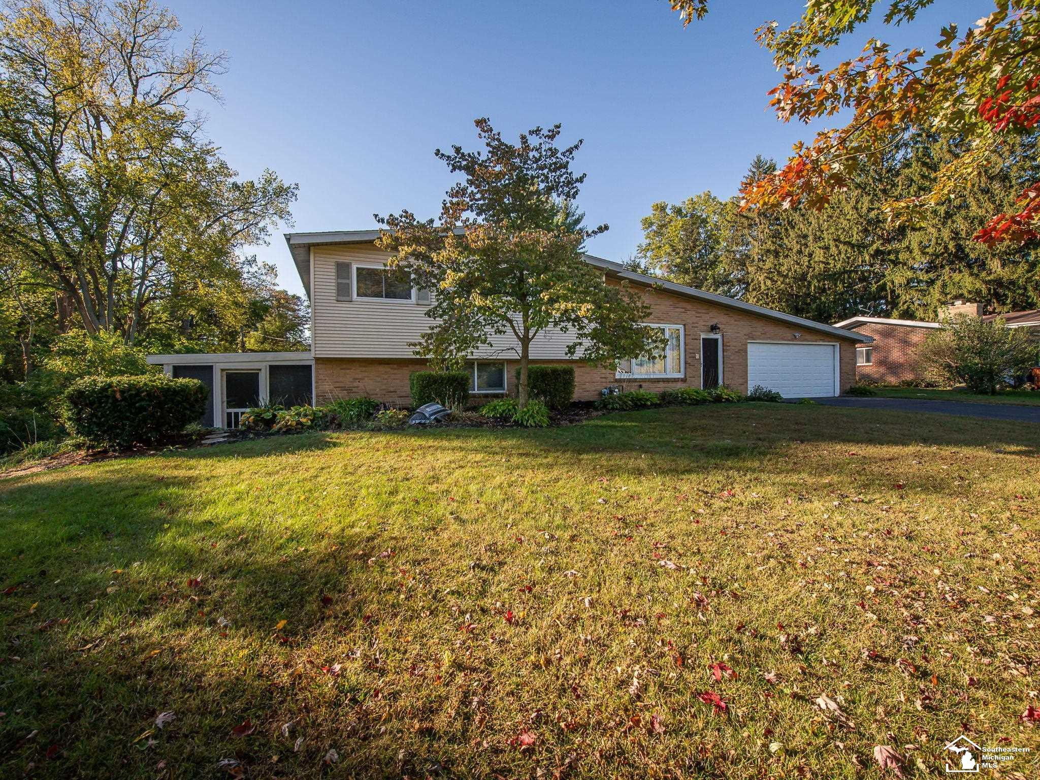 2863 Wiltshire Drive, Lambertville, MI 48144 — front exterior