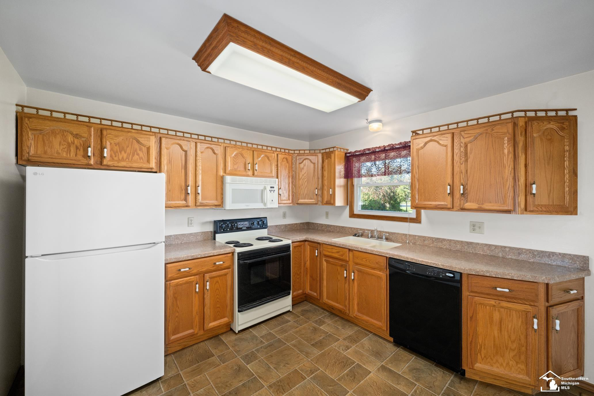 826 S Raisinville Road, Monroe, MI 48161 — Photo 4