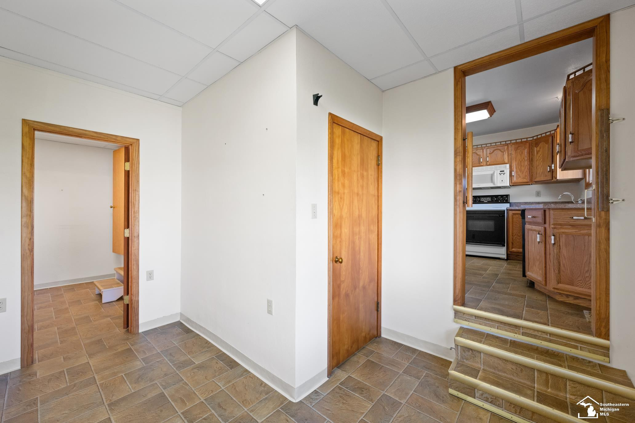 826 S Raisinville Road, Monroe, MI 48161 — Photo 12