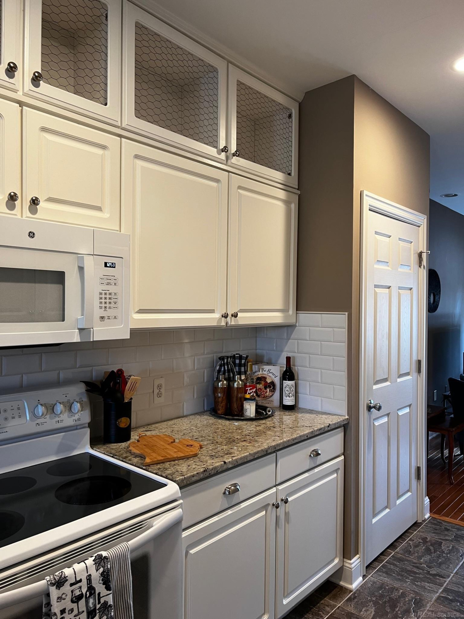 137 Paton Way Avenue, MI 48065 — Photo 8