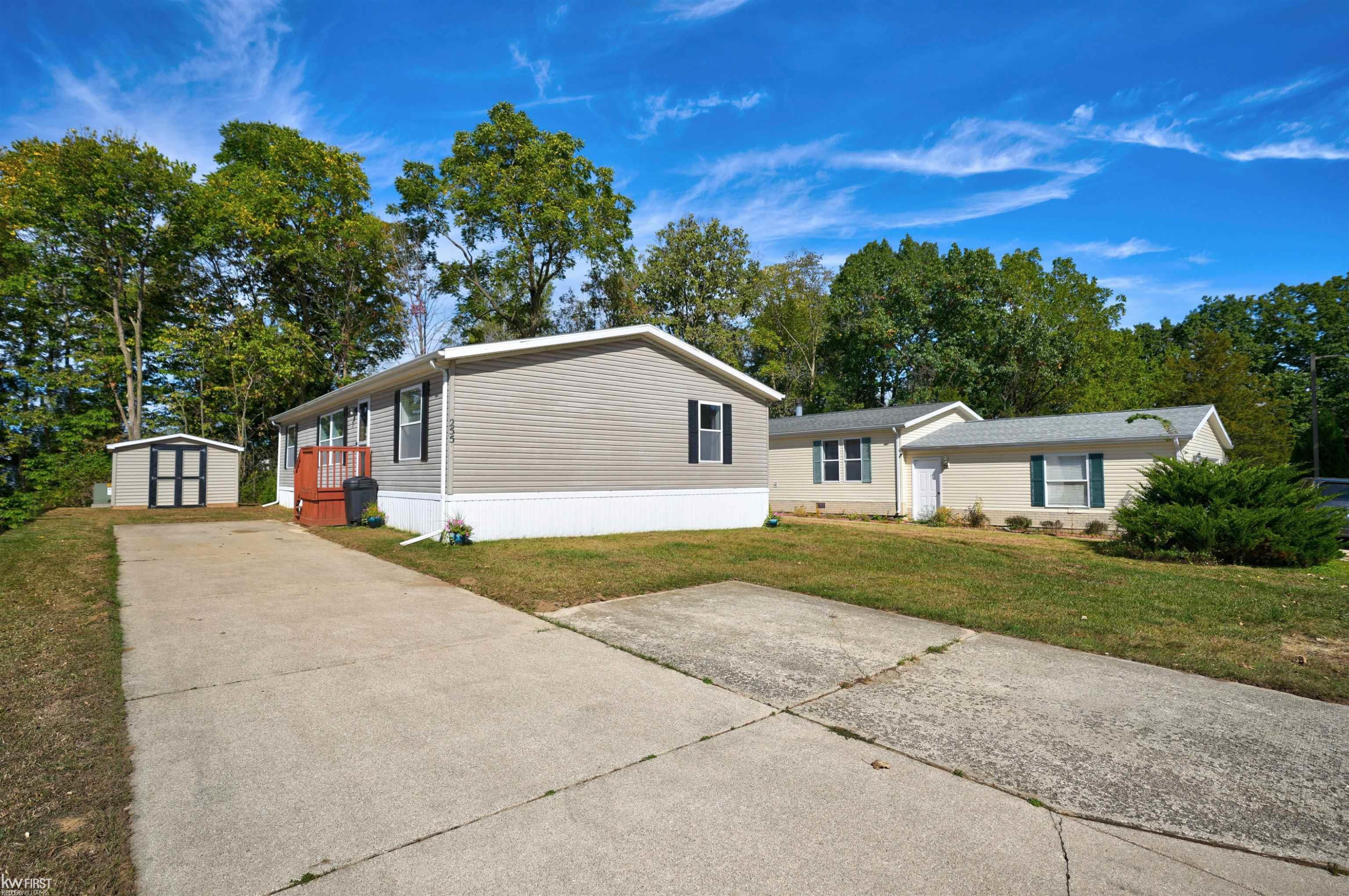 255 Grissom Court, Flushing, MI 48433 — Photo 3