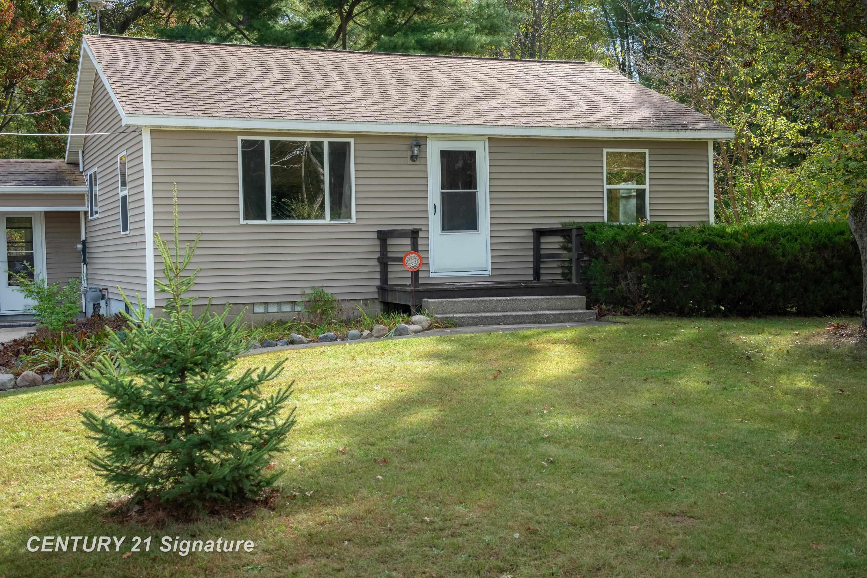 671 S Woodcock Road, Midland, MI 48640 — Photo 2