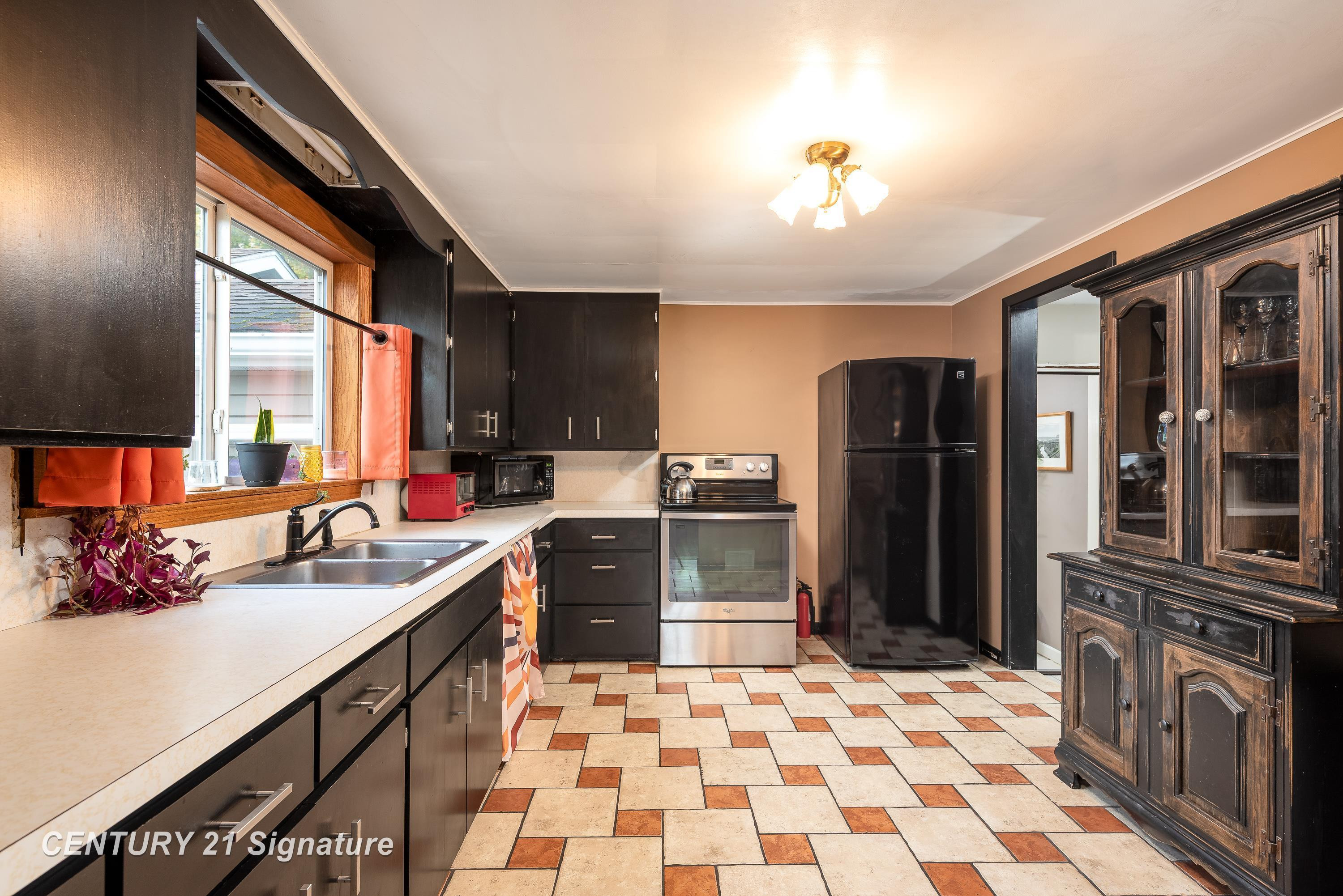 671 S Woodcock Road, Midland, MI 48640 — Photo 15