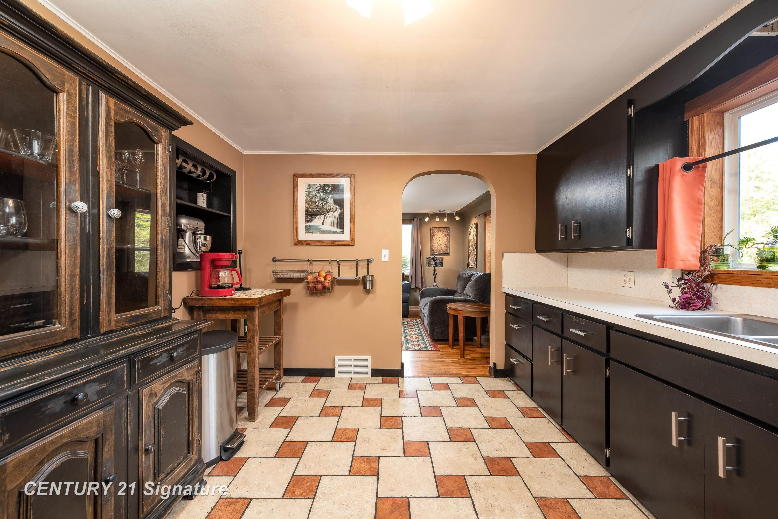 671 S Woodcock Road, Midland, MI 48640 — Photo 17