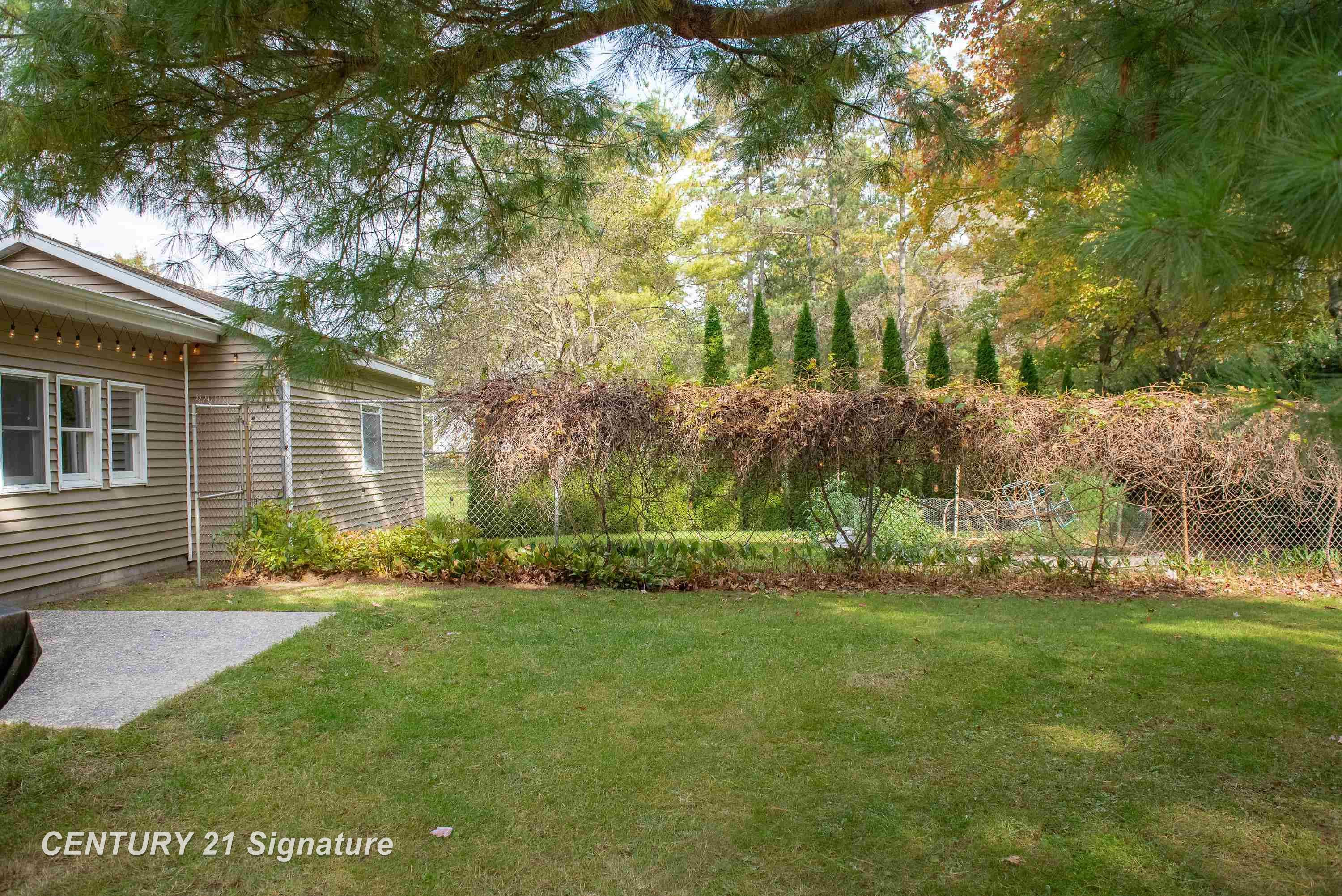 671 S Woodcock Road, Midland, MI 48640 — Photo 26