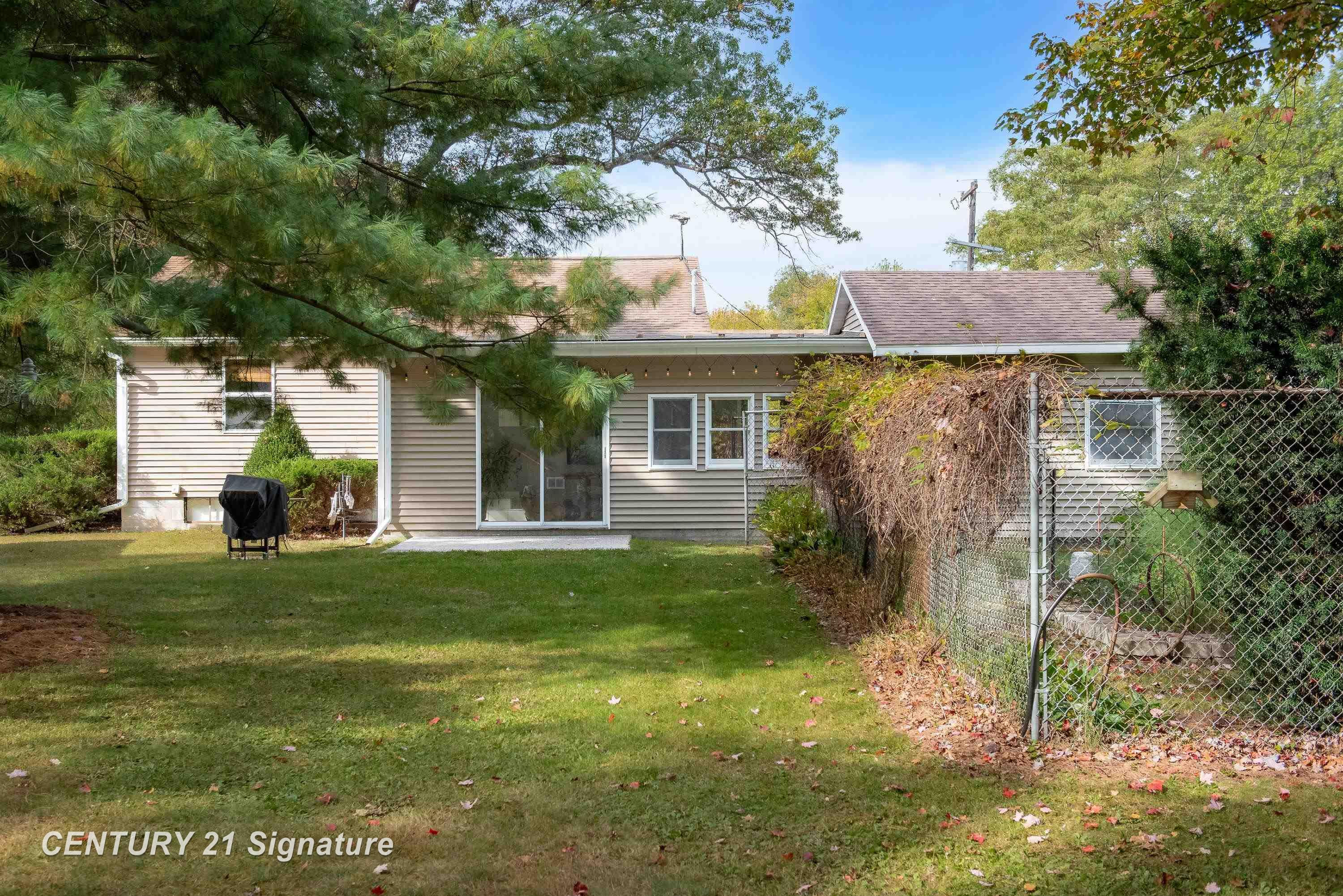 671 S Woodcock Road, Midland, MI 48640 — Photo 27