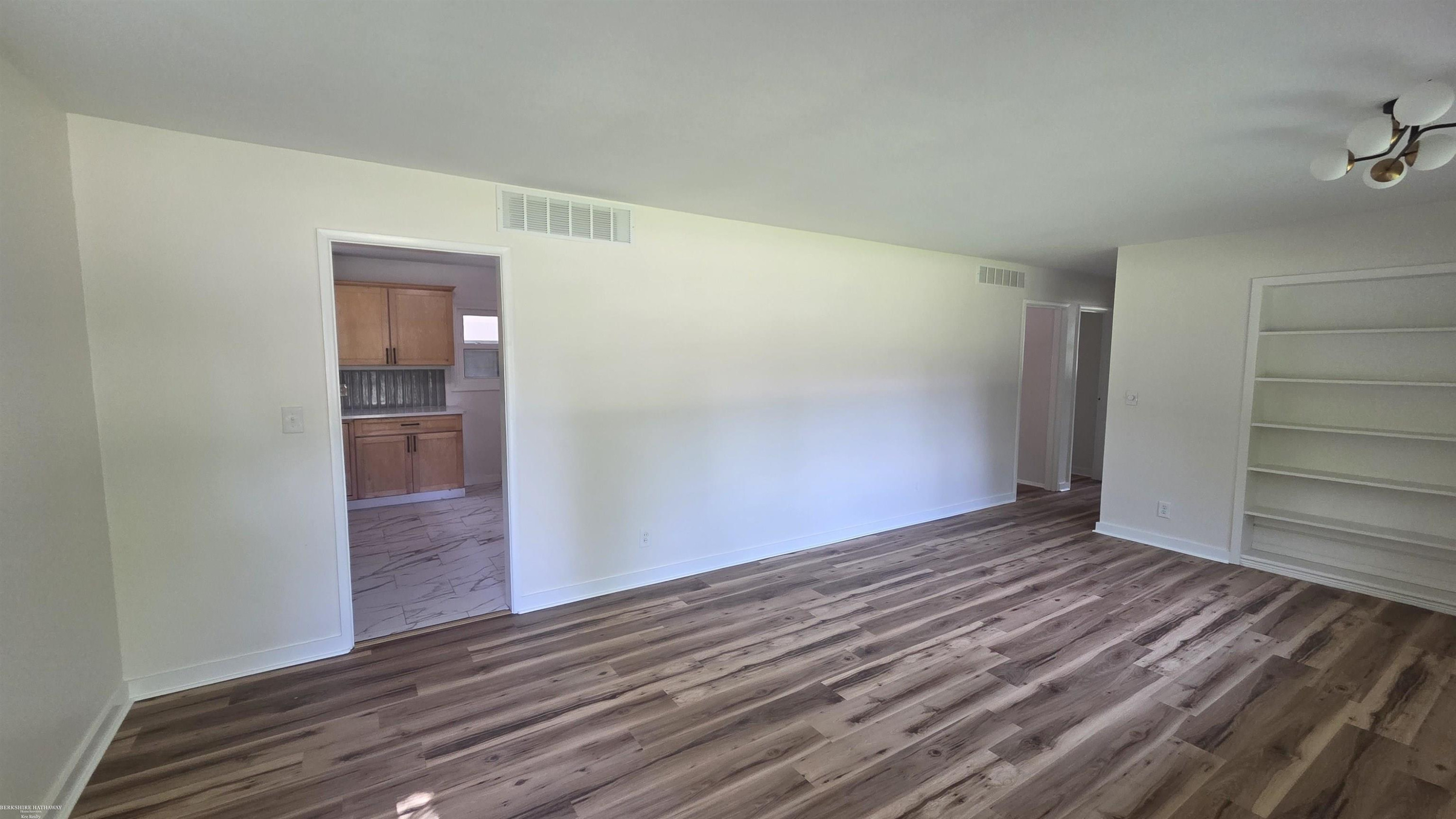 15860 Oak Lane, Lansing, MI 48906 — Photo 30