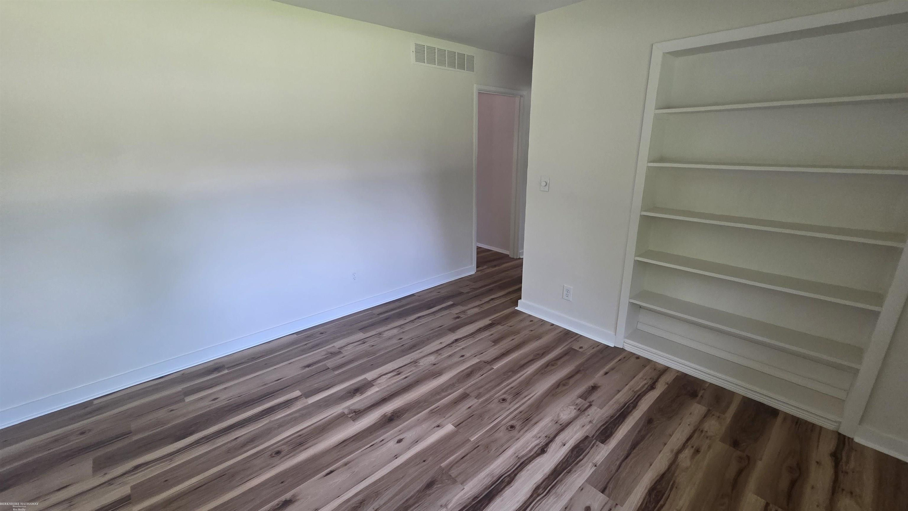 15860 Oak Lane, Lansing, MI 48906 — Photo 31