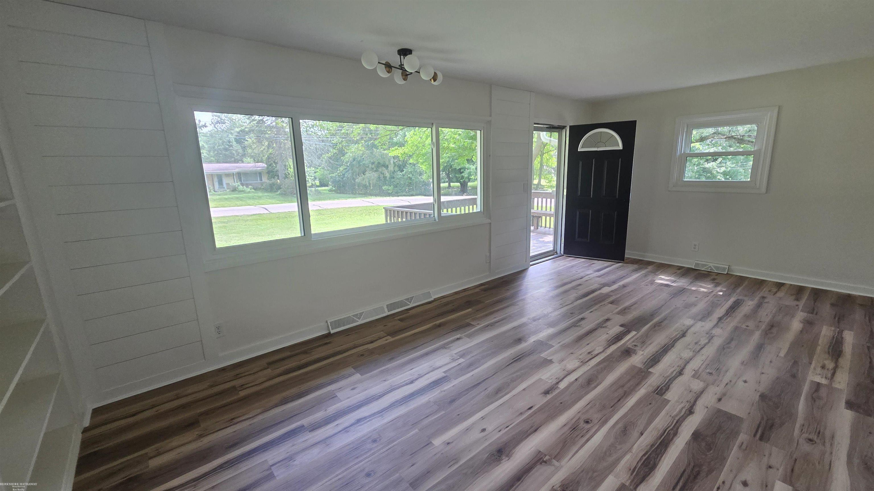 15860 Oak Lane, Lansing, MI 48906 — Photo 32