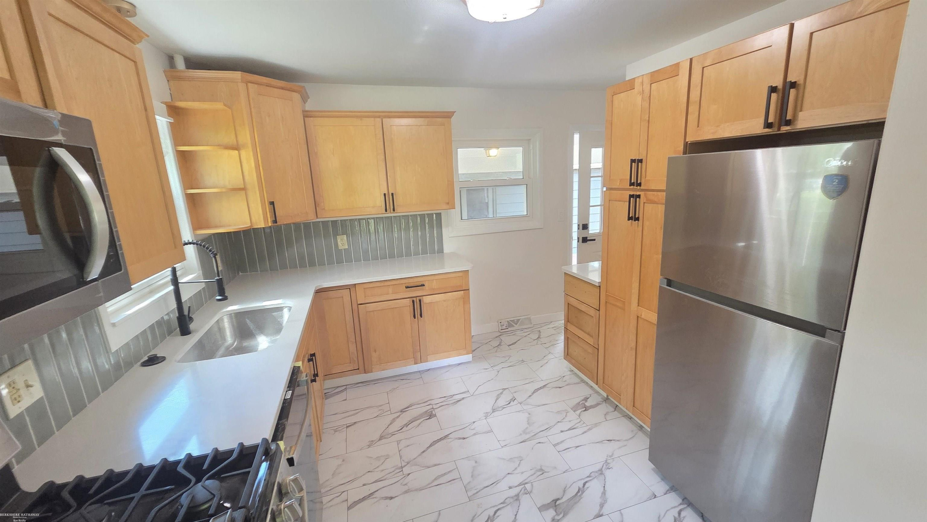 15860 Oak Lane, Lansing, MI 48906 — Photo 34