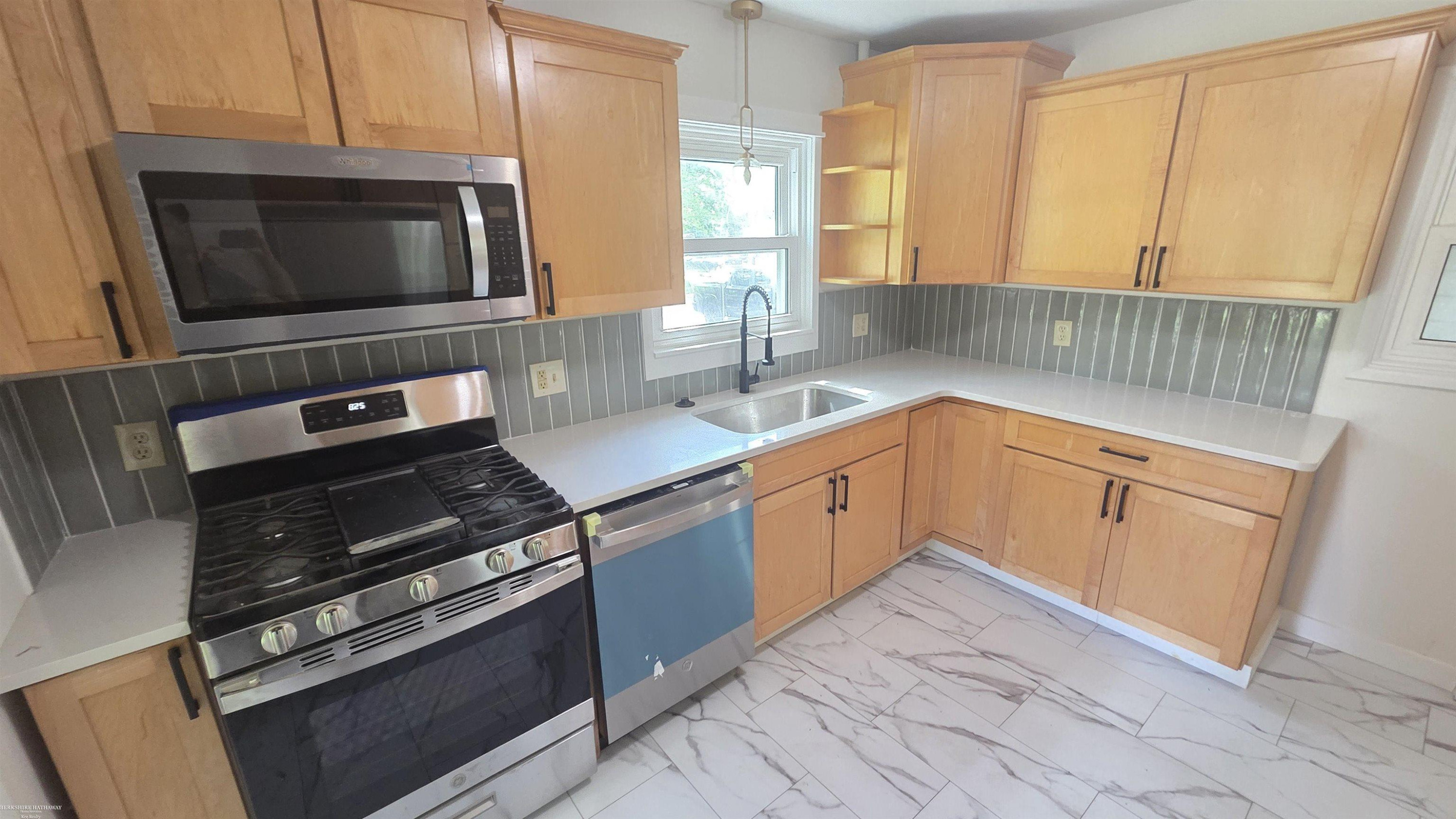 15860 Oak Lane, Lansing, MI 48906 — Photo 35