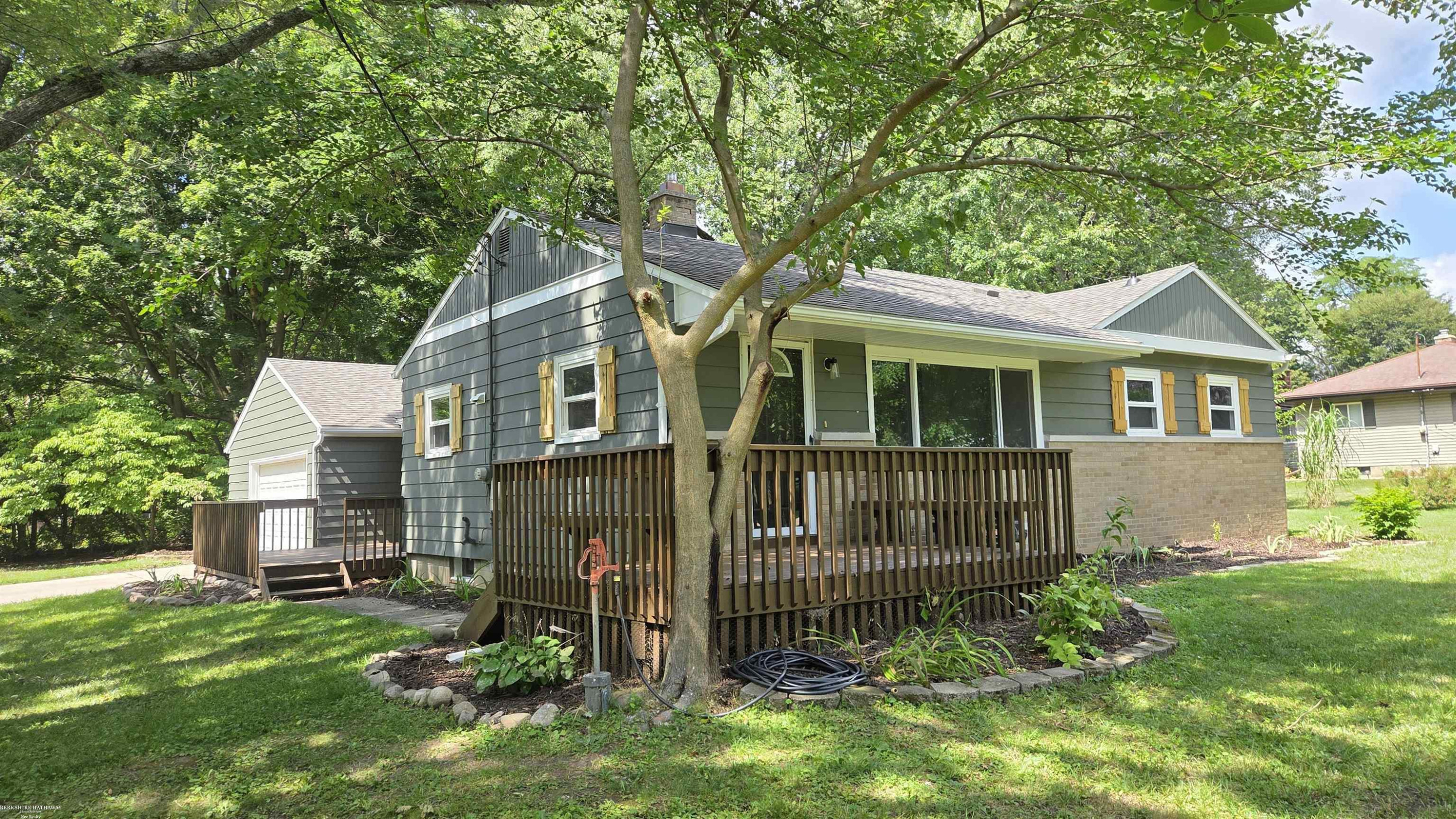 15860 Oak Lane, Lansing, MI 48906 — Photo 2