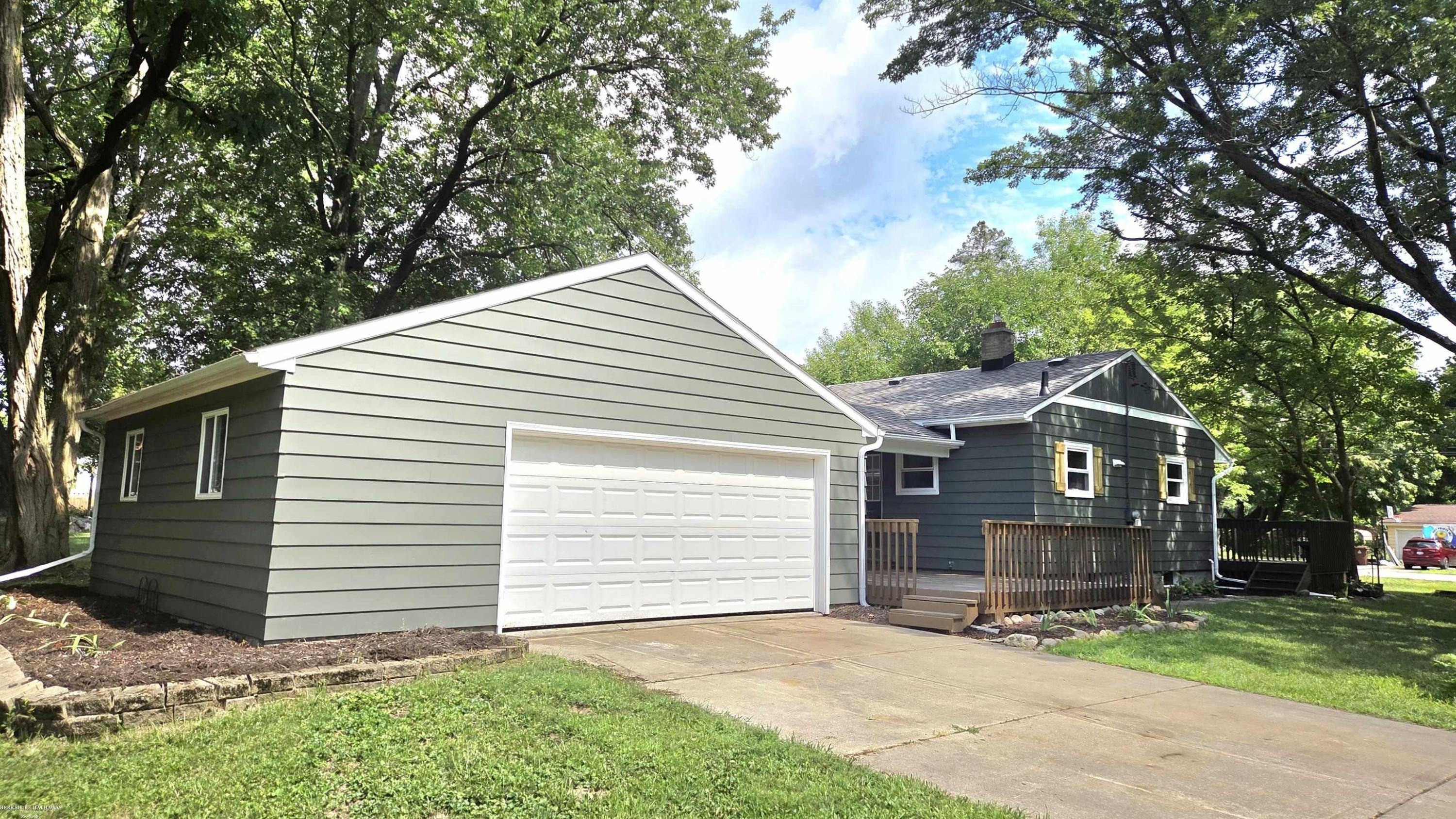 15860 Oak Lane, Lansing, MI 48906 — Photo 4