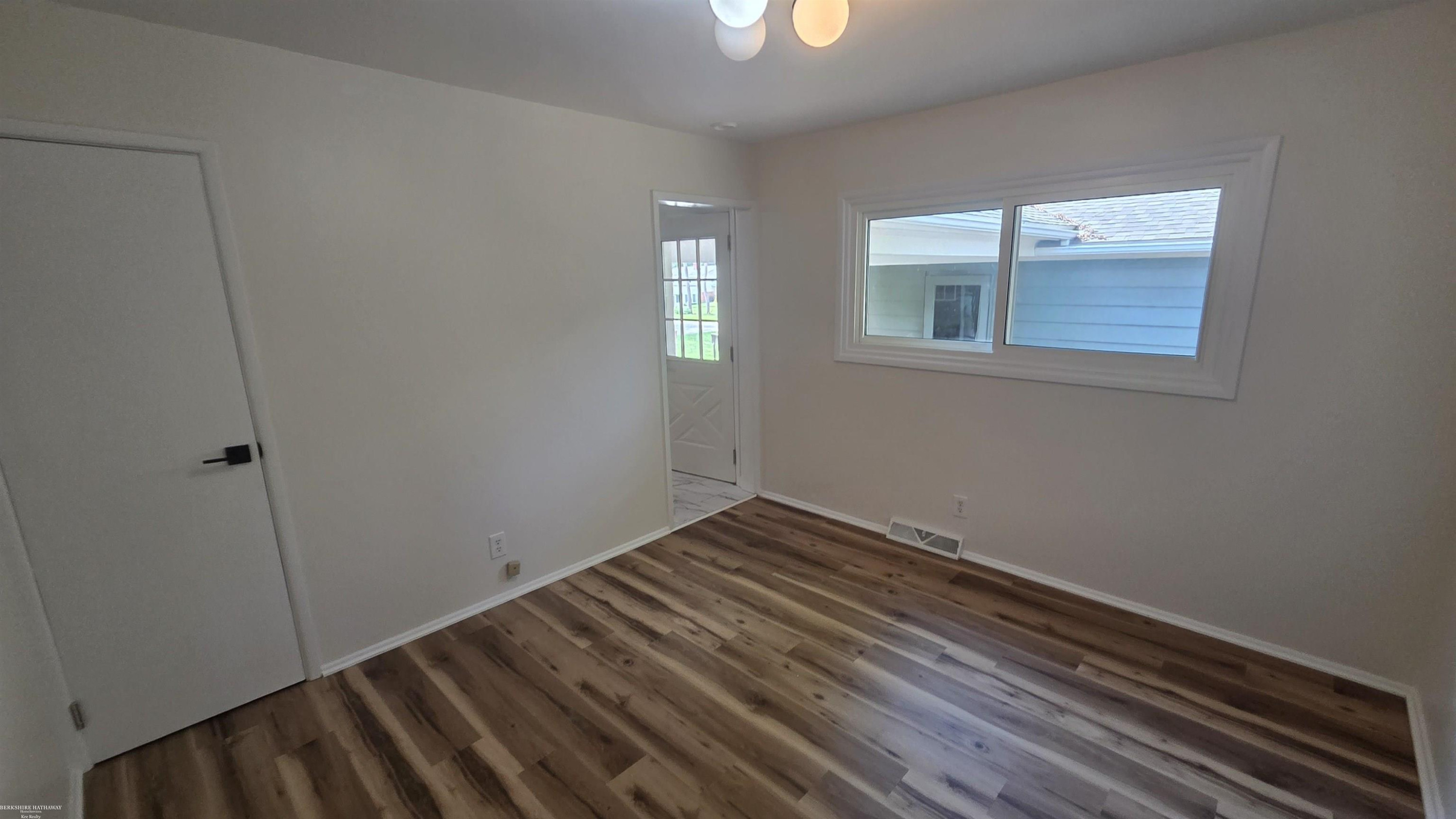15860 Oak Lane, Lansing, MI 48906 — Photo 42