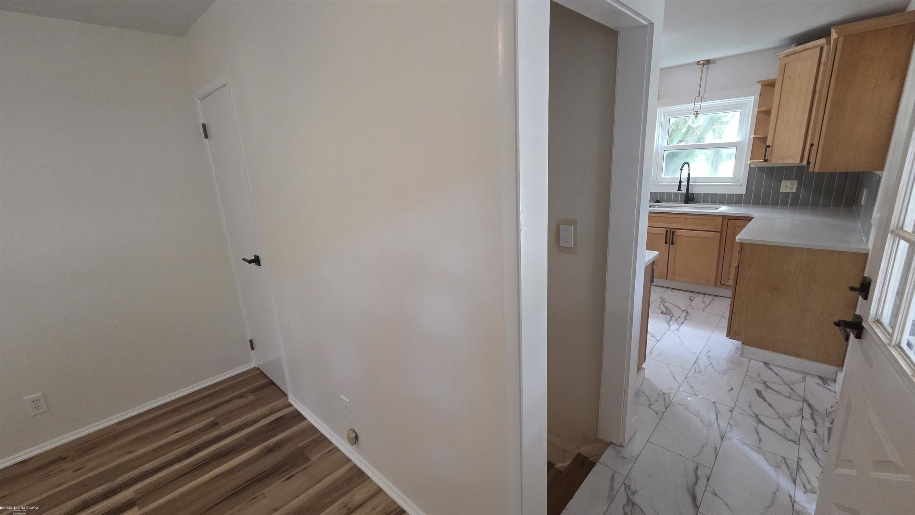15860 Oak Lane, Lansing, MI 48906 — Photo 43