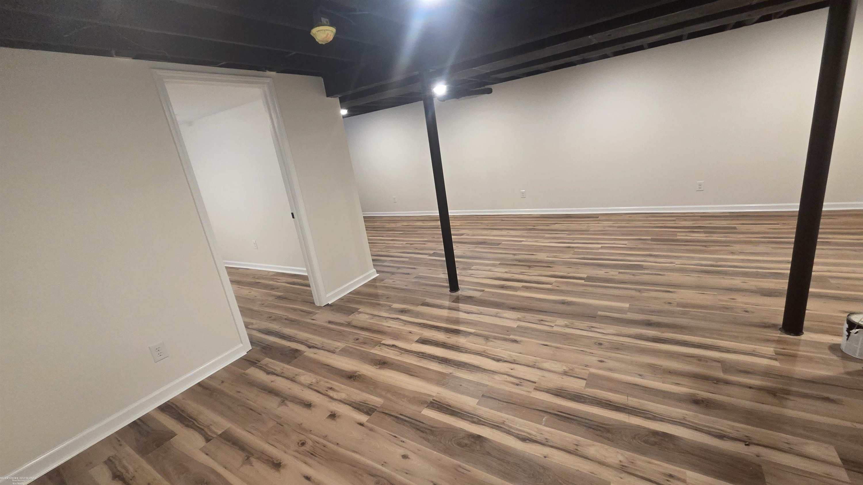 15860 Oak Lane, Lansing, MI 48906 — Photo 47