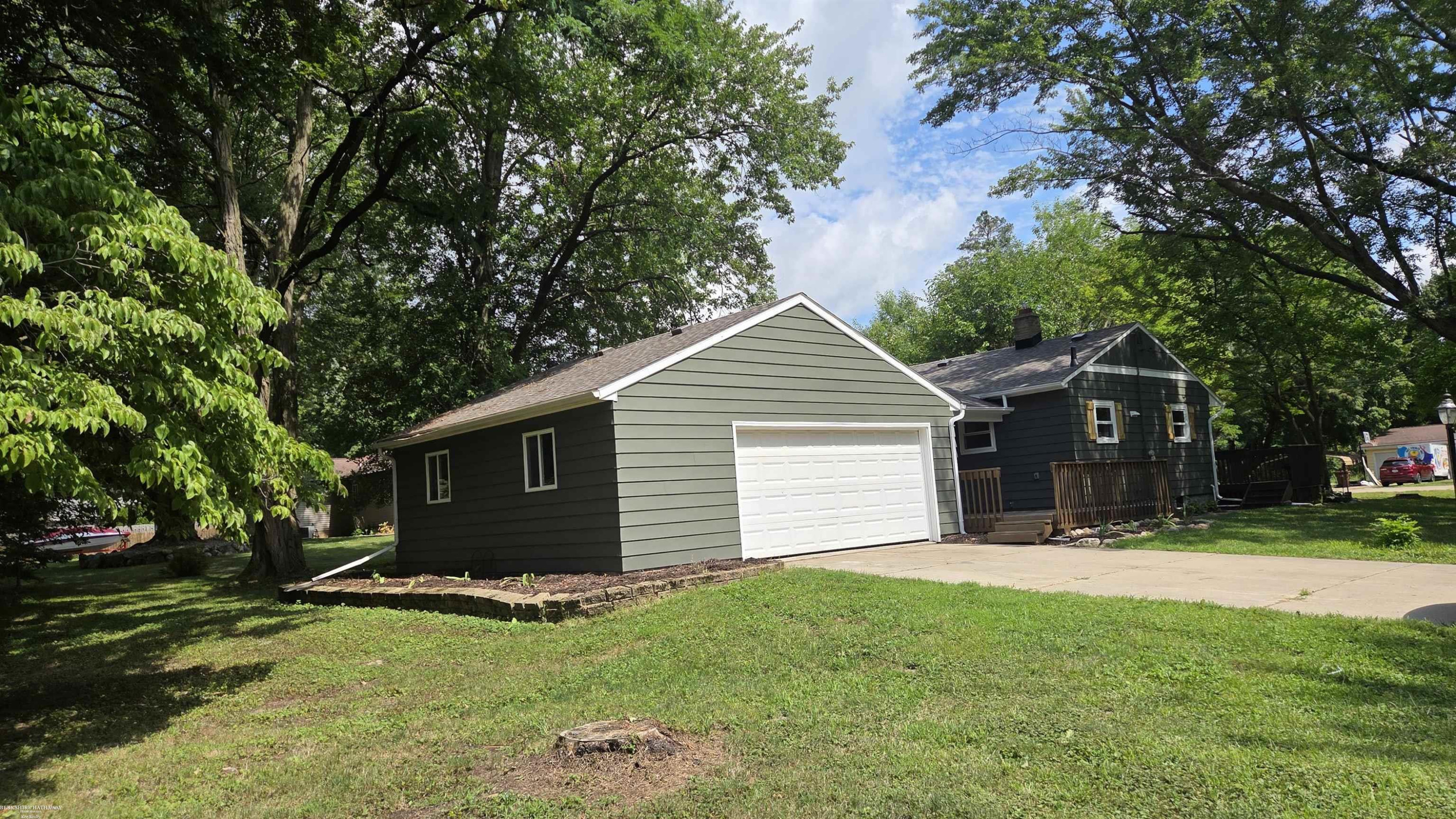 15860 Oak Lane, Lansing, MI 48906 — Photo 51