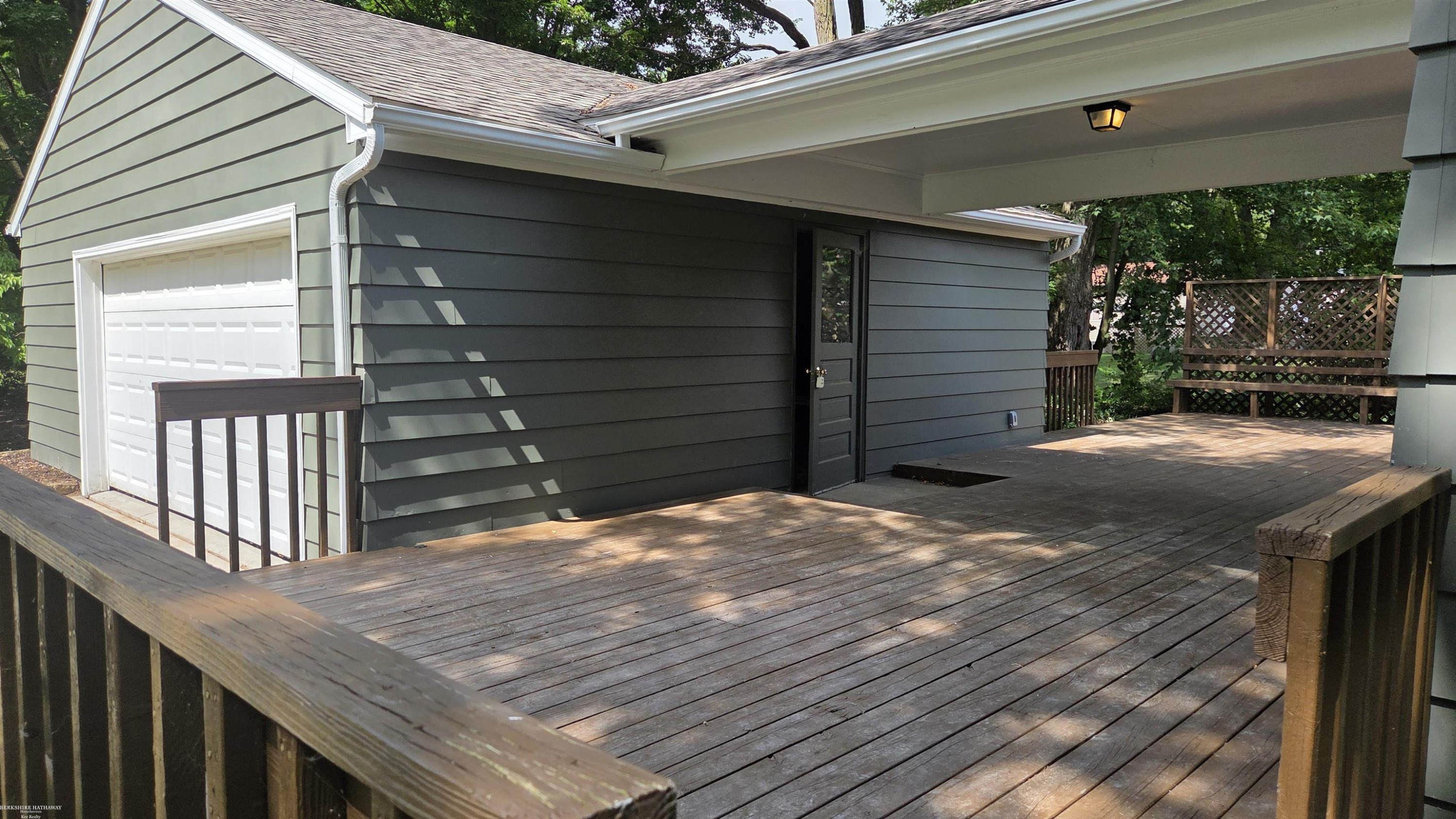 15860 Oak Lane, Lansing, MI 48906 — Photo 54