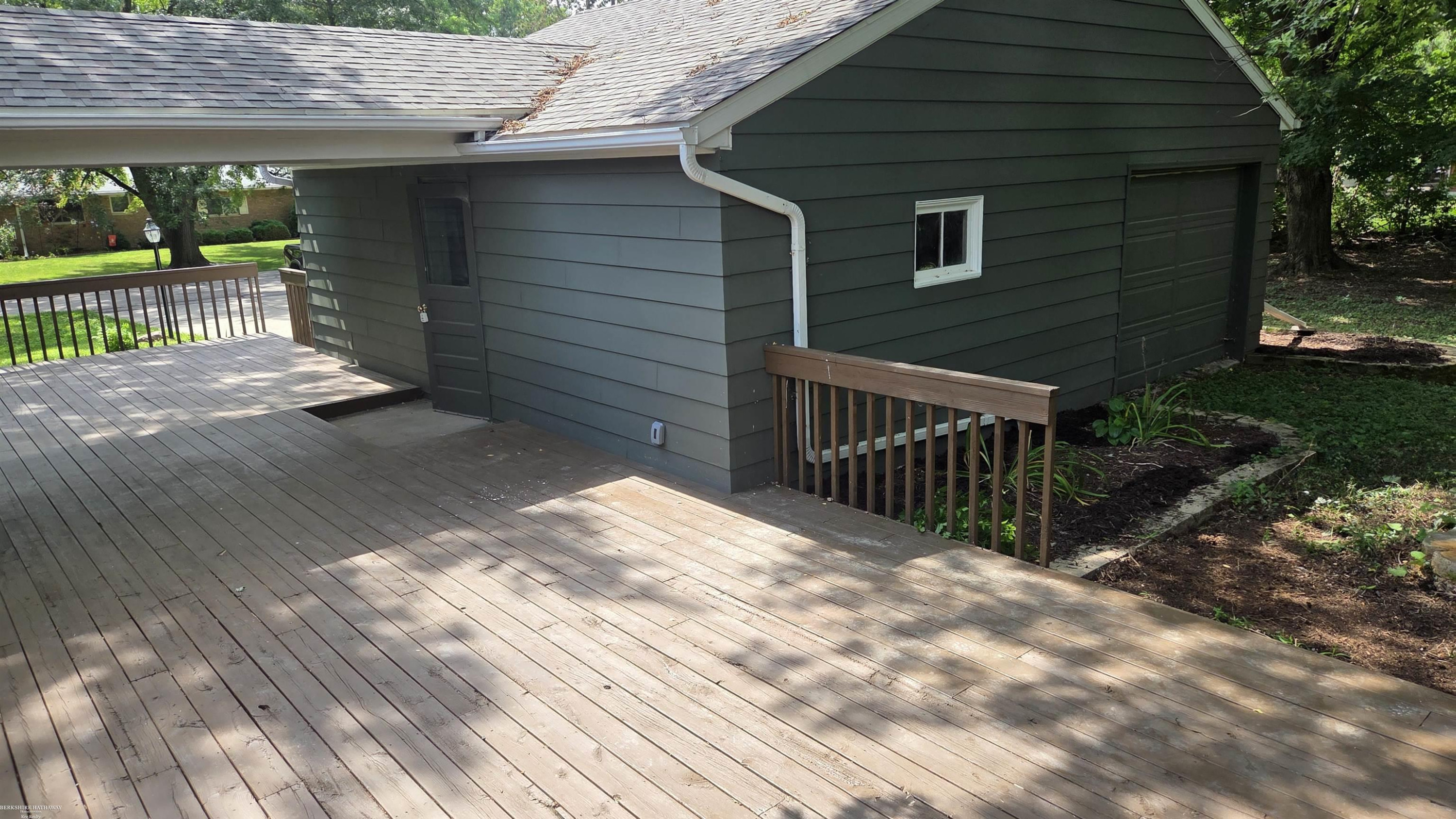 15860 Oak Lane, Lansing, MI 48906 — Photo 56