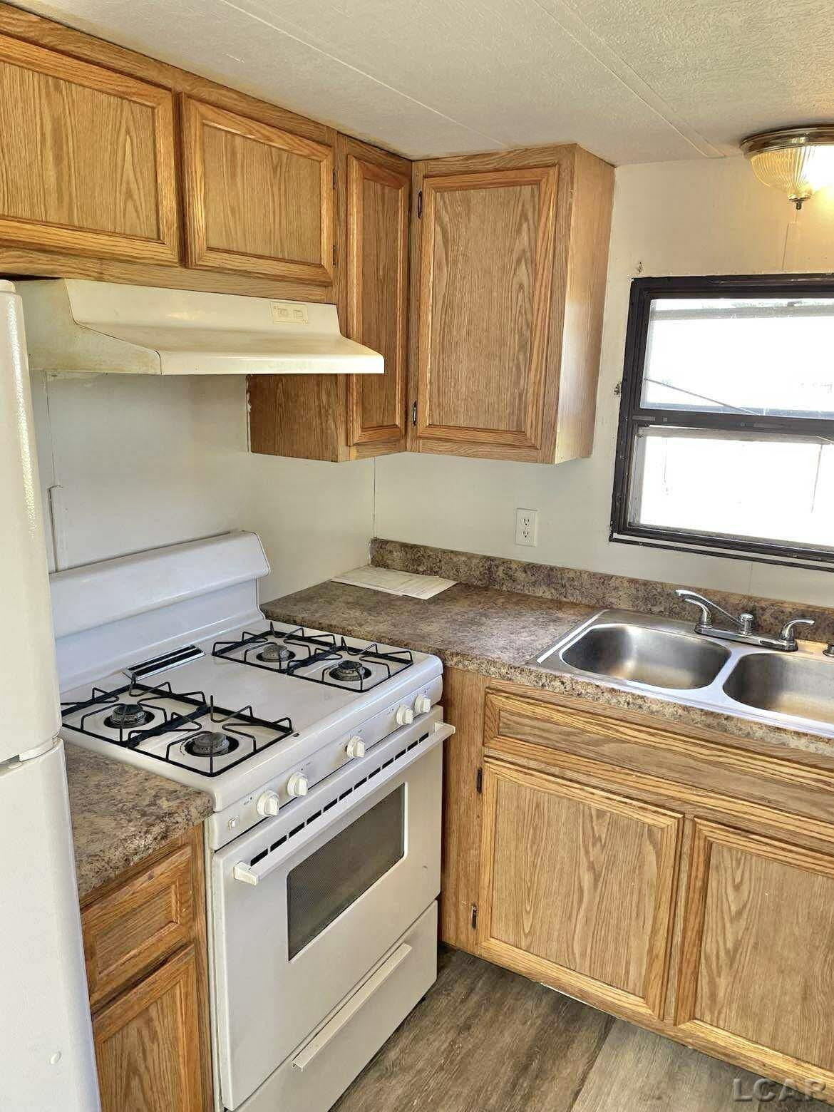 10454 M 156 Highway, Morenci, MI 49256 — Photo 4