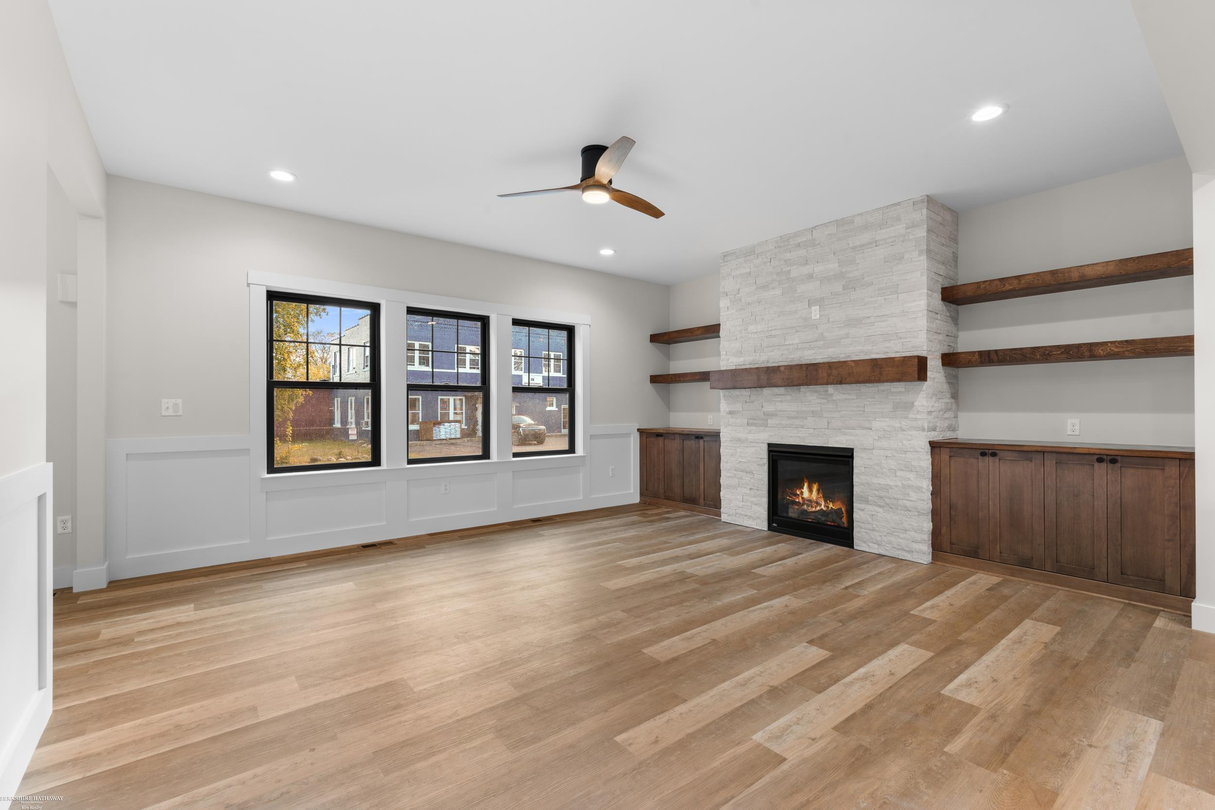 281 E Lafayette Street, MI 48065 — Photo 2