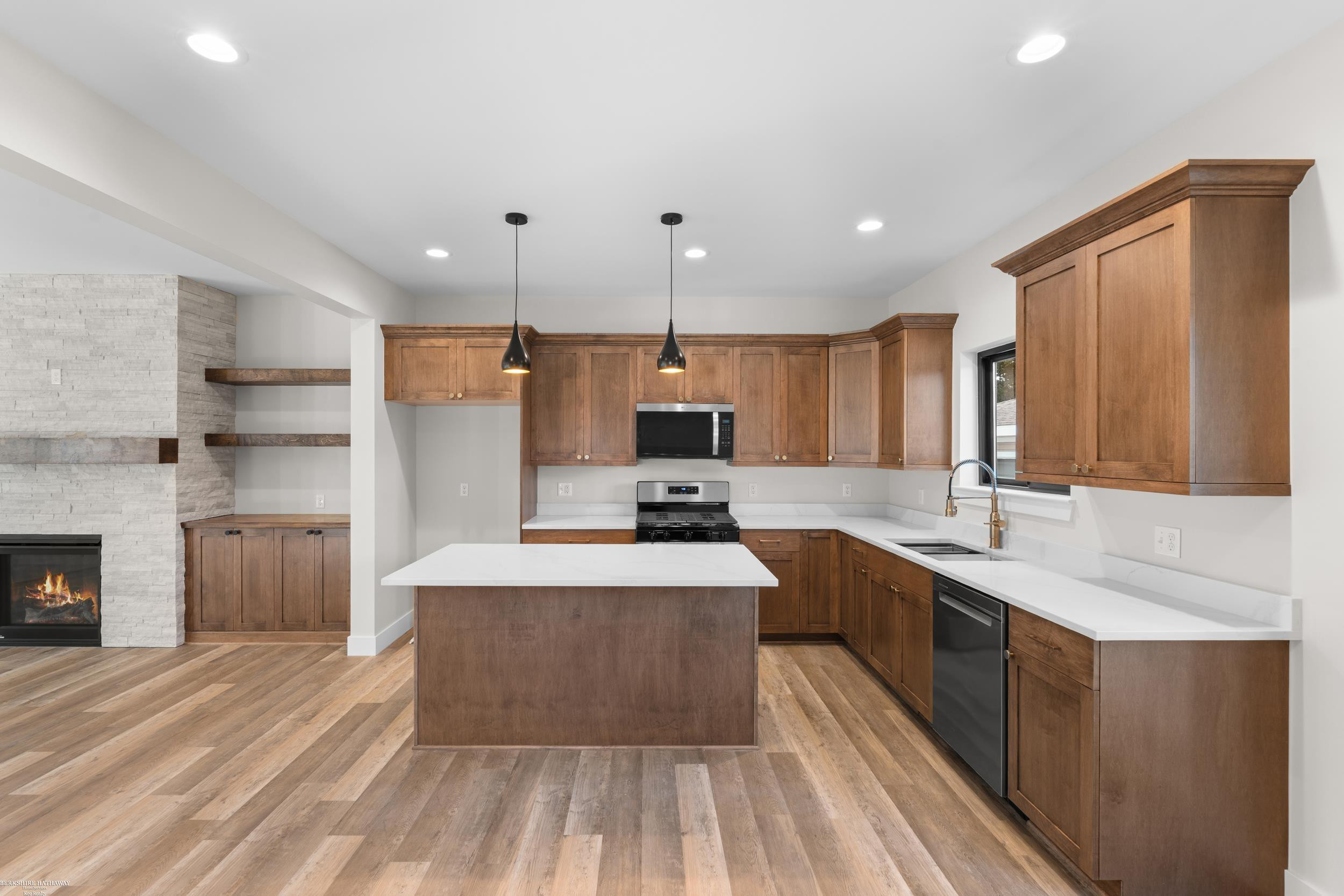 281 E Lafayette Street, MI 48065 — Photo 3