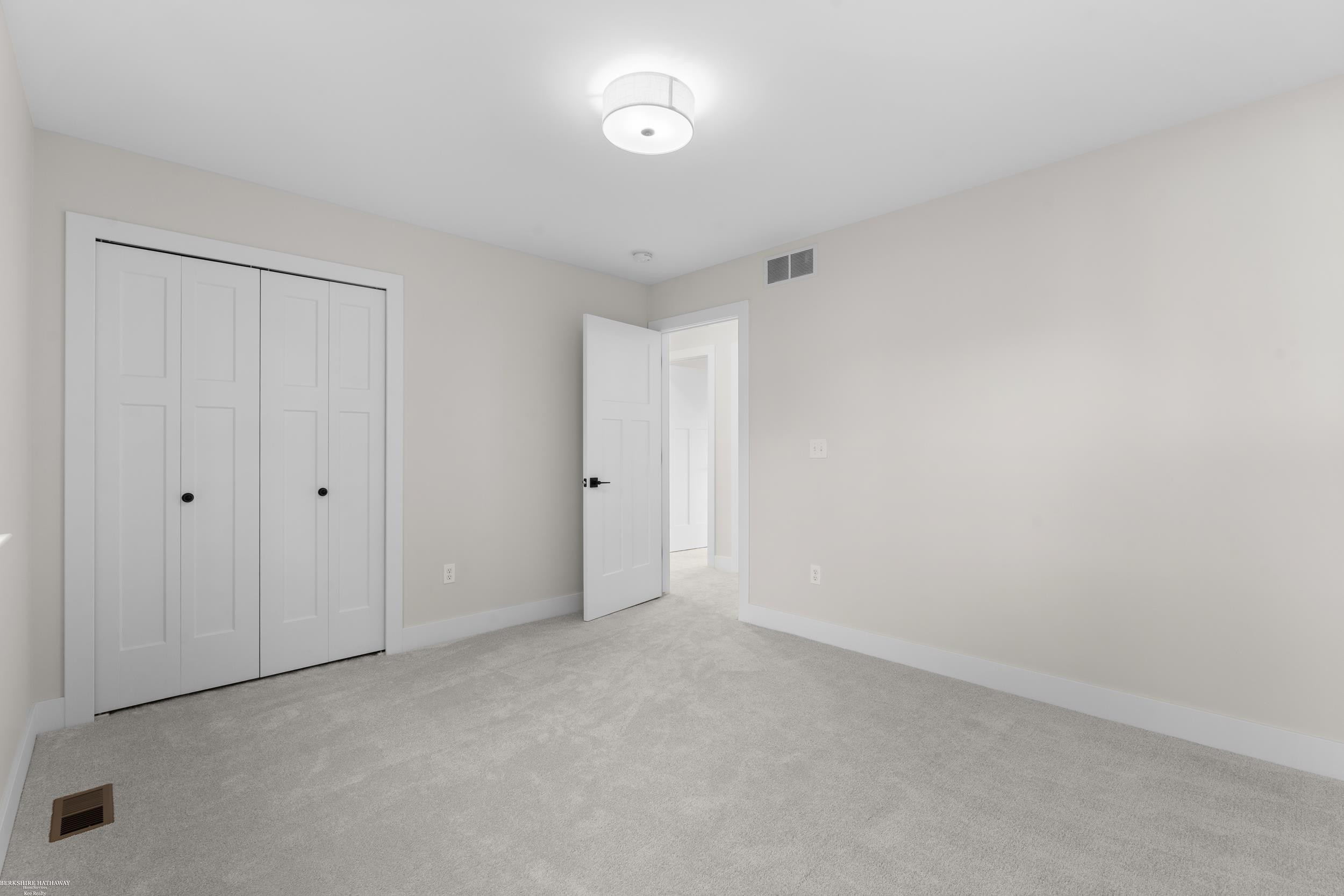 281 E Lafayette Street, MI 48065 — Photo 7