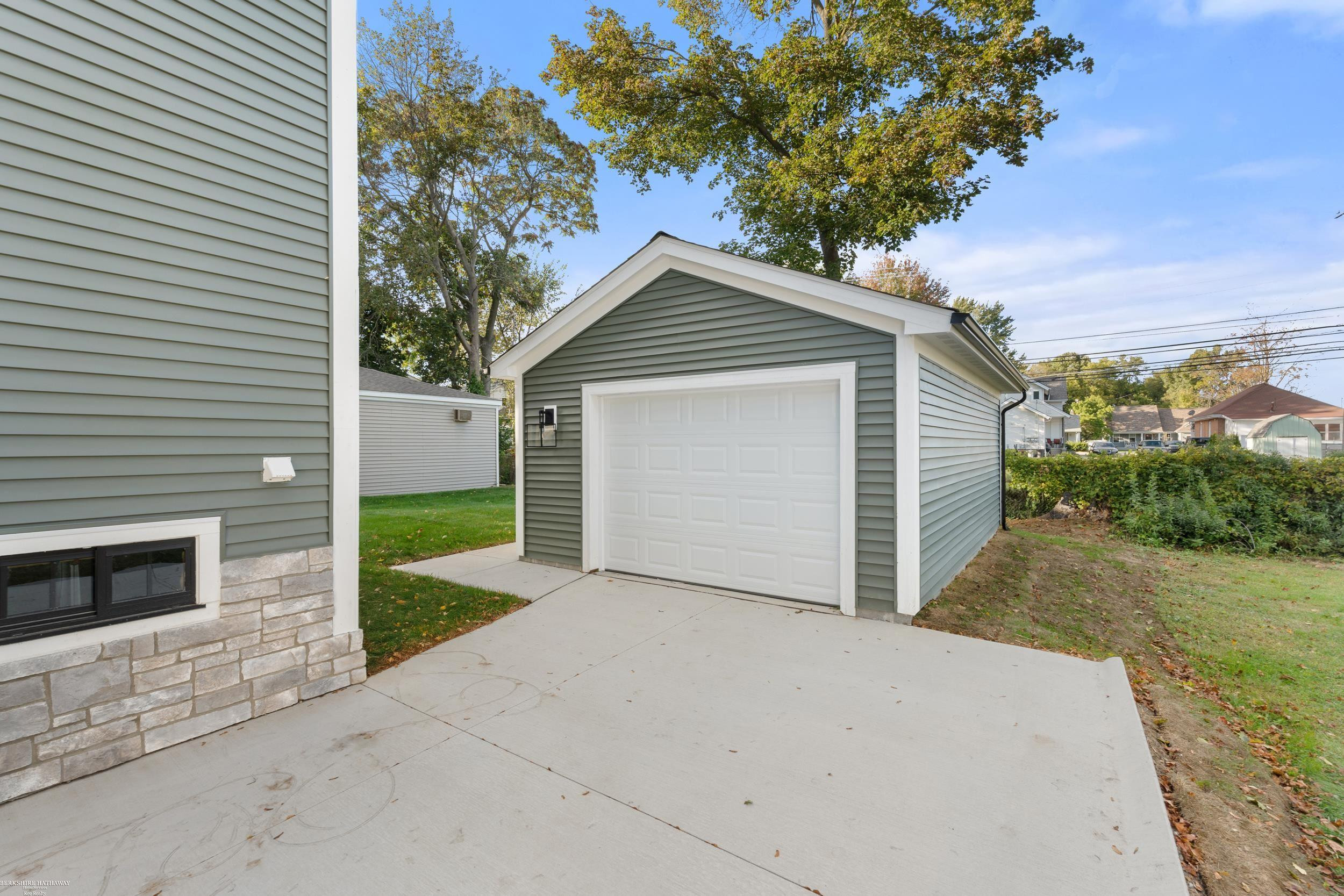 281 E Lafayette Street, MI 48065 — Photo 10