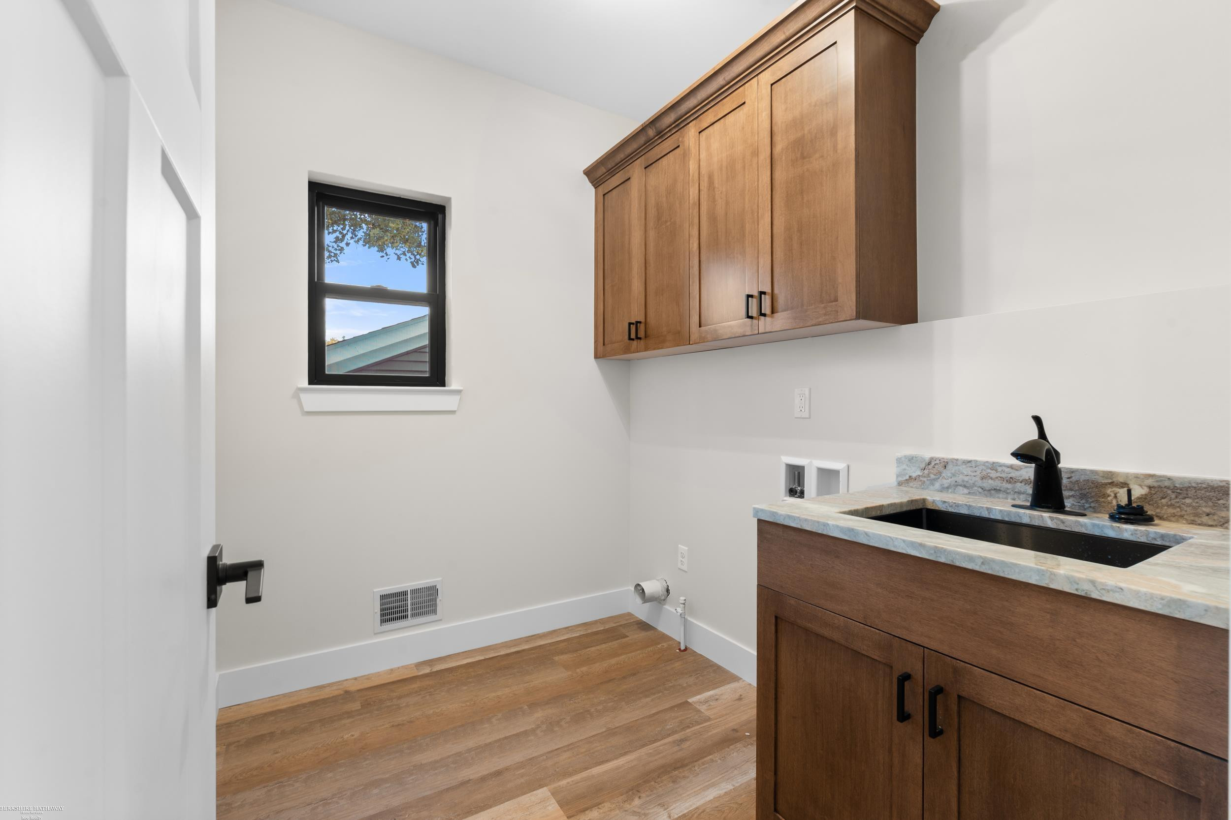 281 E Lafayette Street, MI 48065 — Photo 22