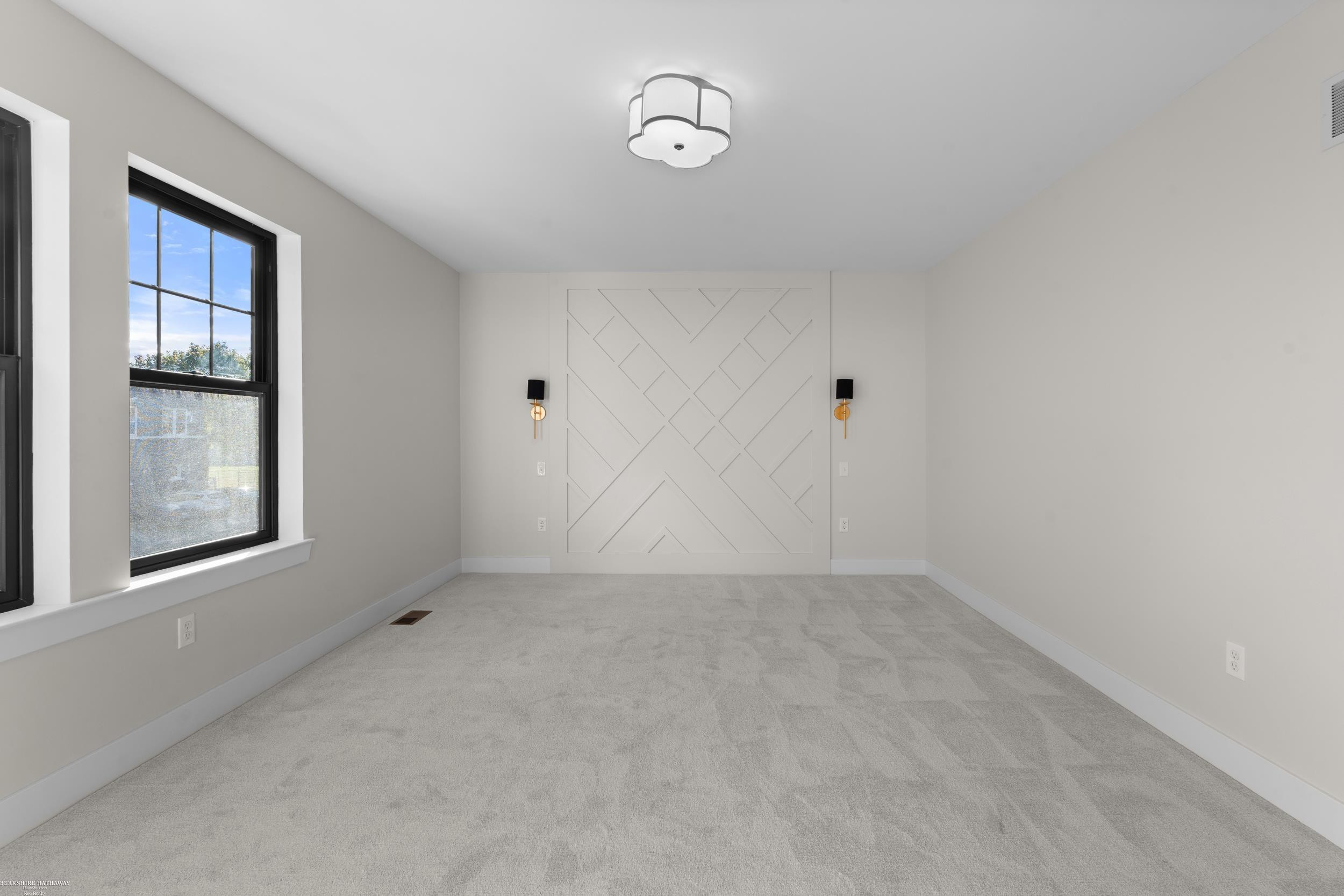 281 E Lafayette Street, MI 48065 — Photo 27