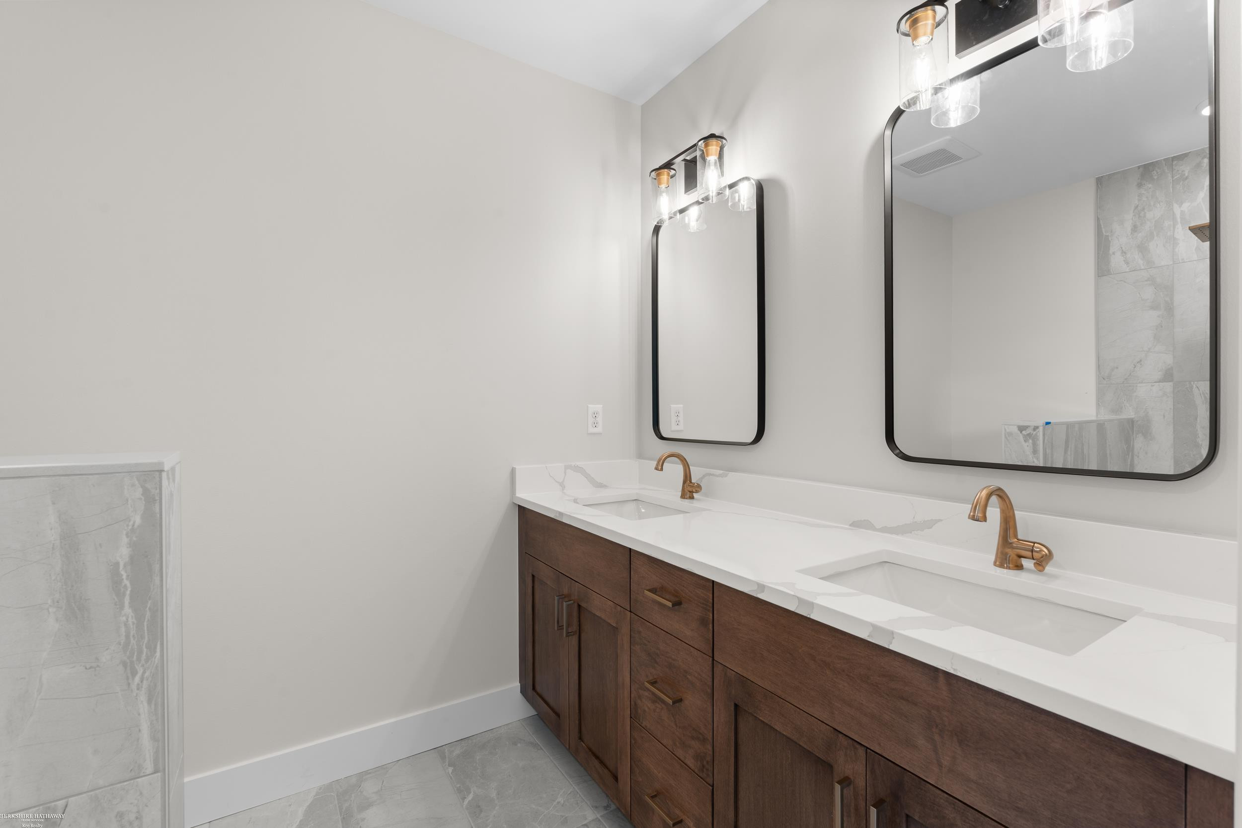 281 E Lafayette Street, MI 48065 — Photo 28