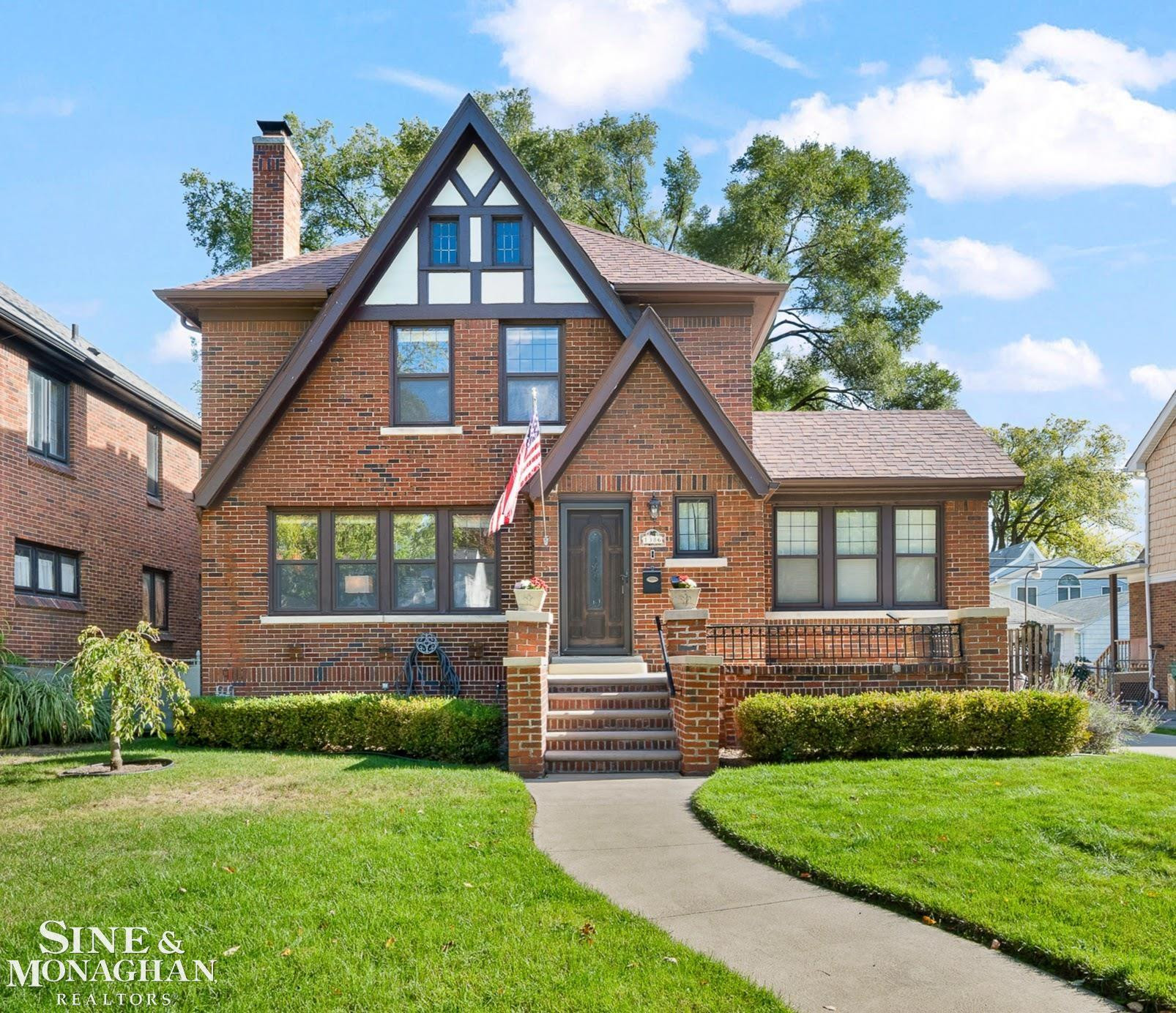 1386 Grayton Street, Grosse Pointe Park, MI 48230 — front exterior