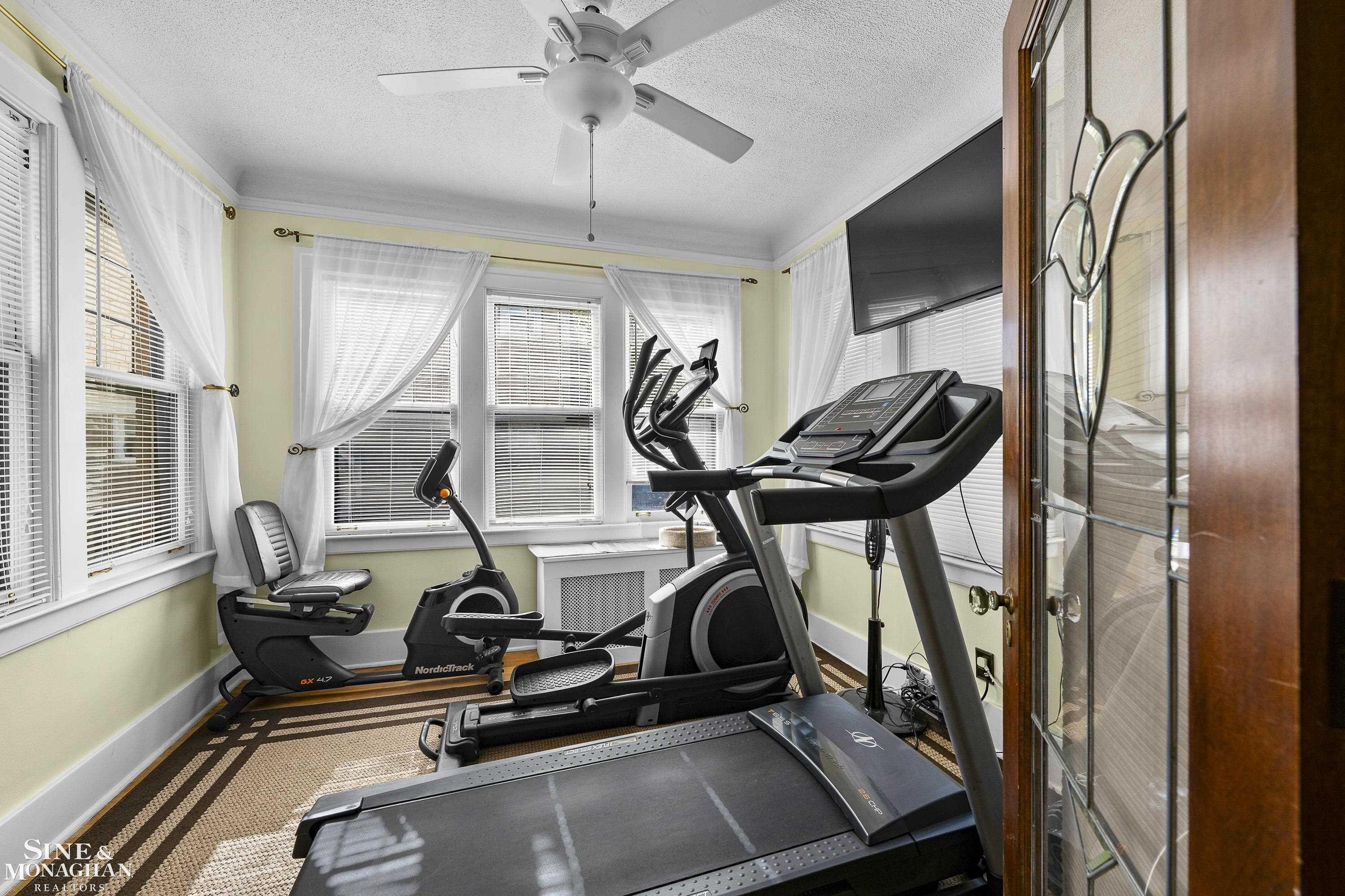 1386 Grayton Street, Grosse Pointe Park, MI 48230 — Photo 13