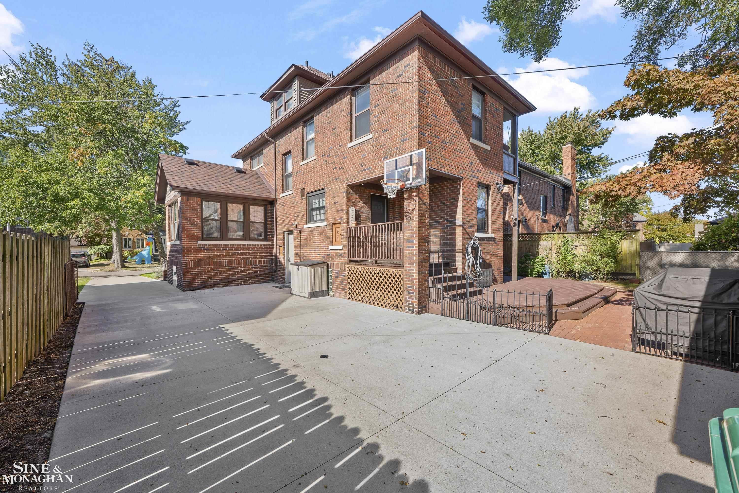 1386 Grayton Street, Grosse Pointe Park, MI 48230 — Photo 31