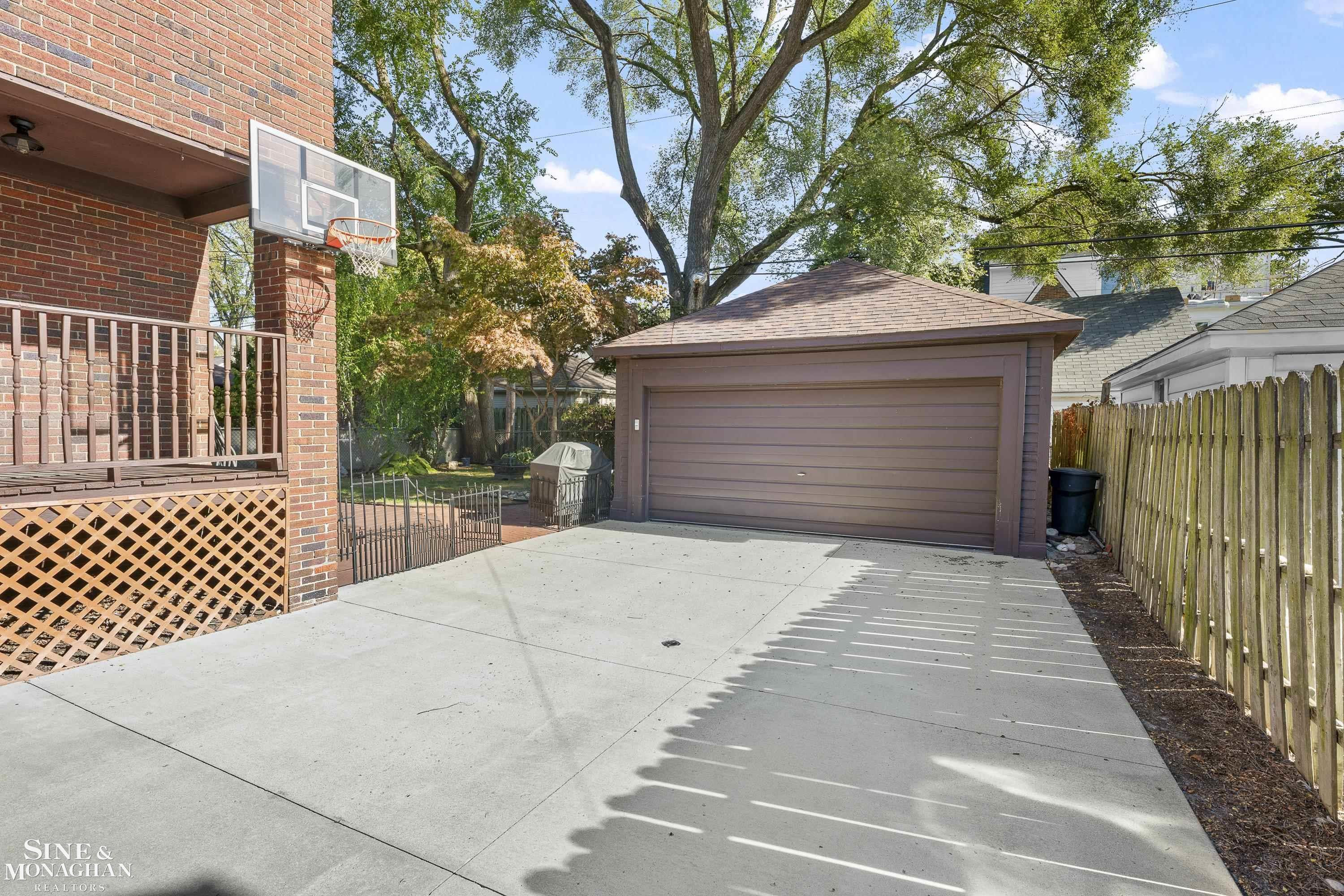 1386 Grayton Street, Grosse Pointe Park, MI 48230 — Photo 33
