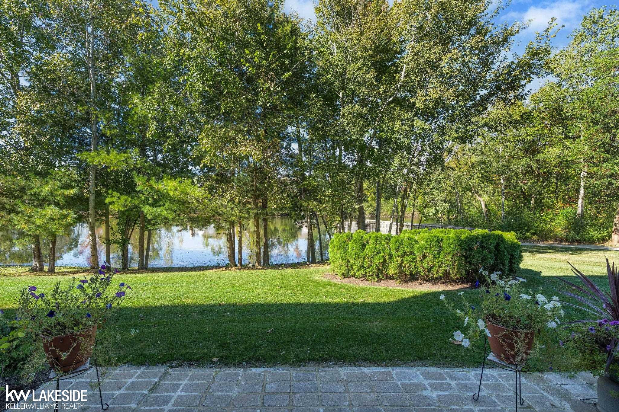 6600 Trillium Village Lane, Clarkston, MI — Photo 32