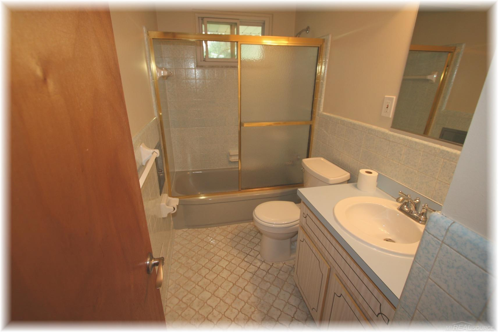 36786 Winterset Street, Clinton, MI 48035 — Photo 9