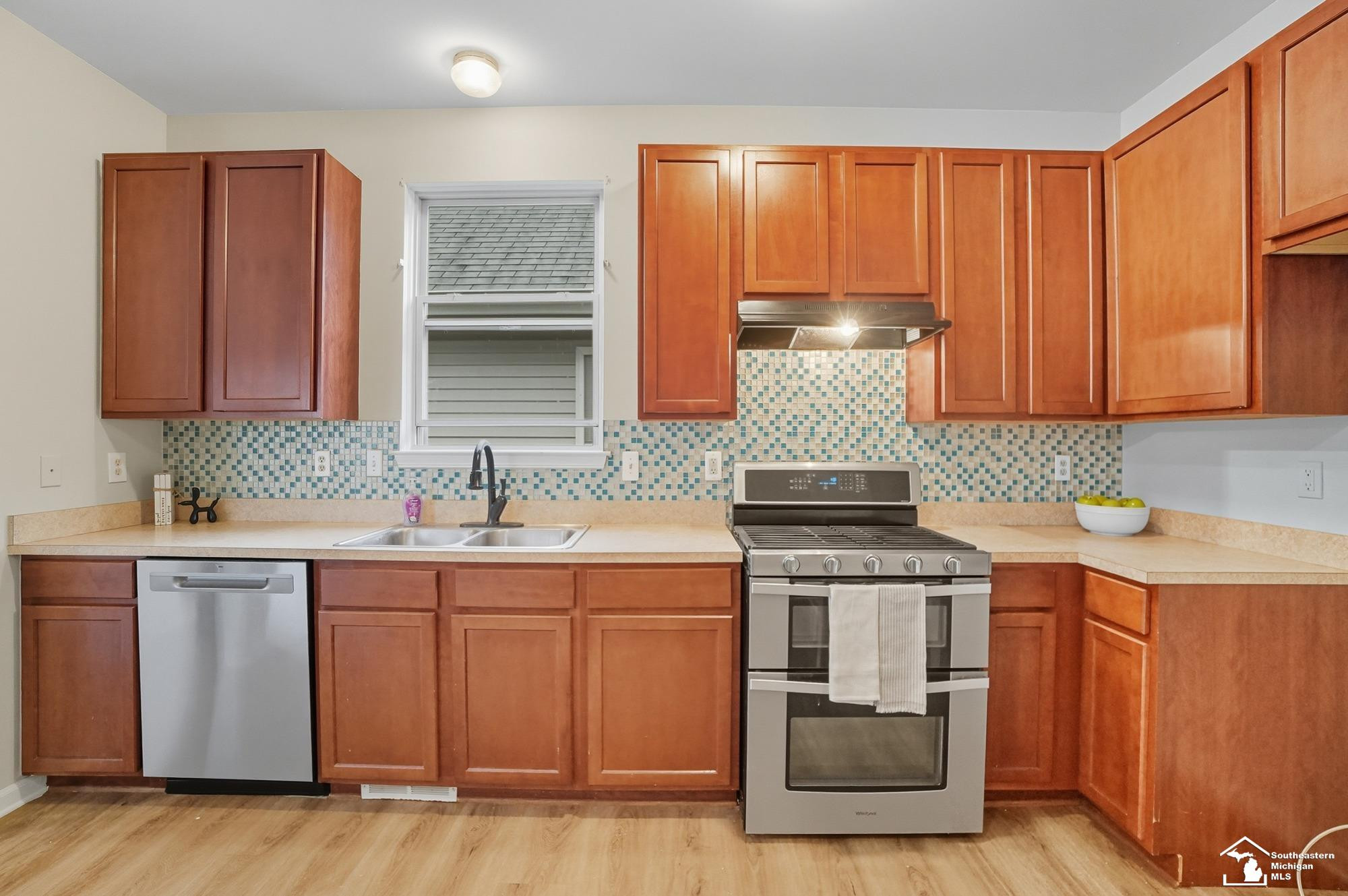422 Lapoint Avenue, Monroe, MI 48162 — Photo 12