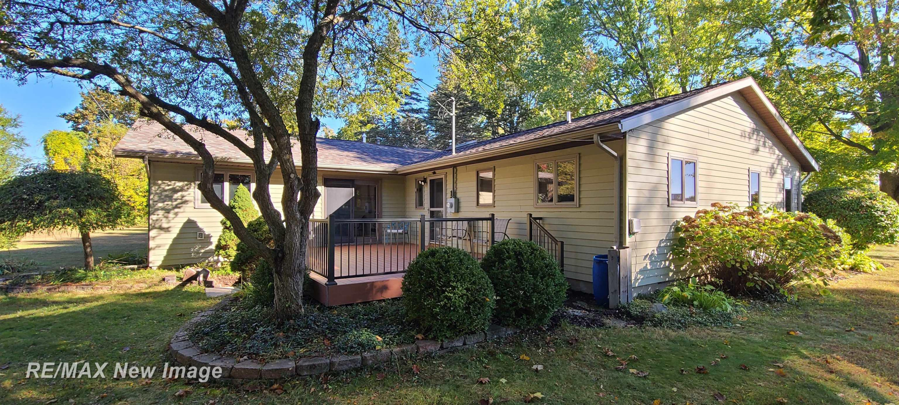 887 4th Street, Chesaning, MI 48616 — Photo 23