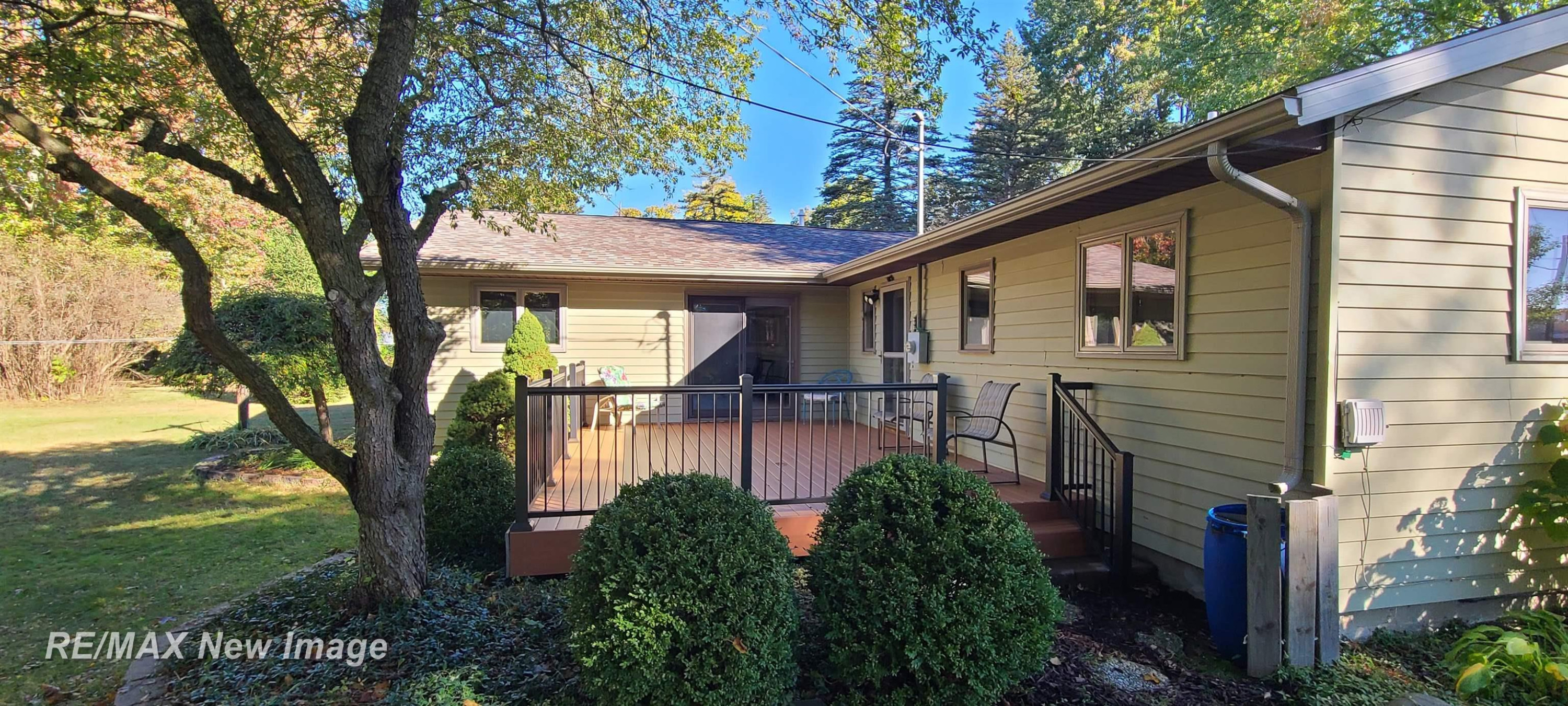 887 4th Street, Chesaning, MI 48616 — Photo 24